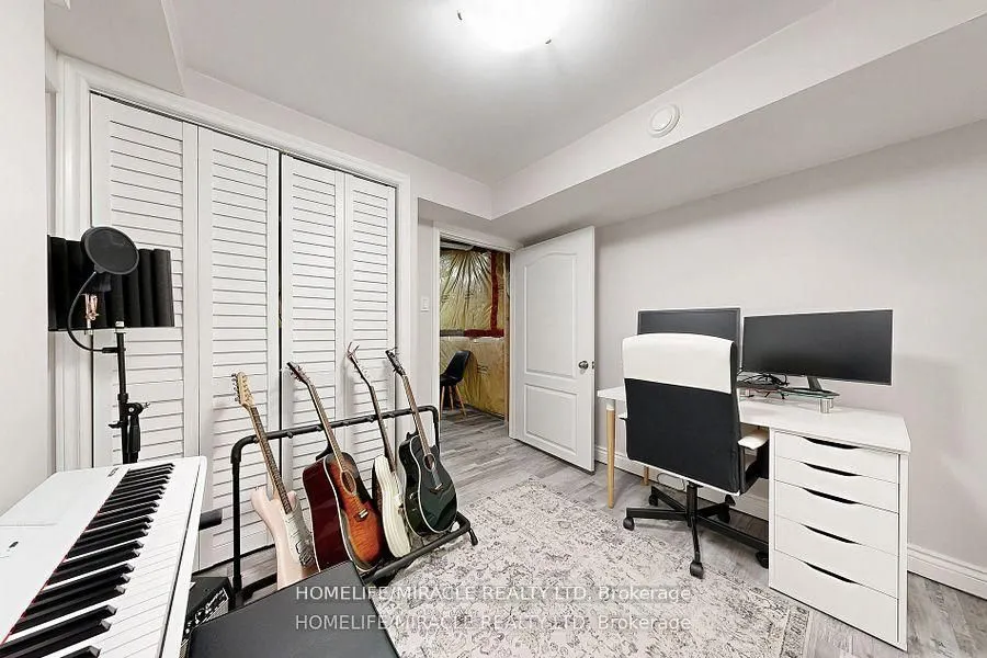949 Zelinsky Crescent