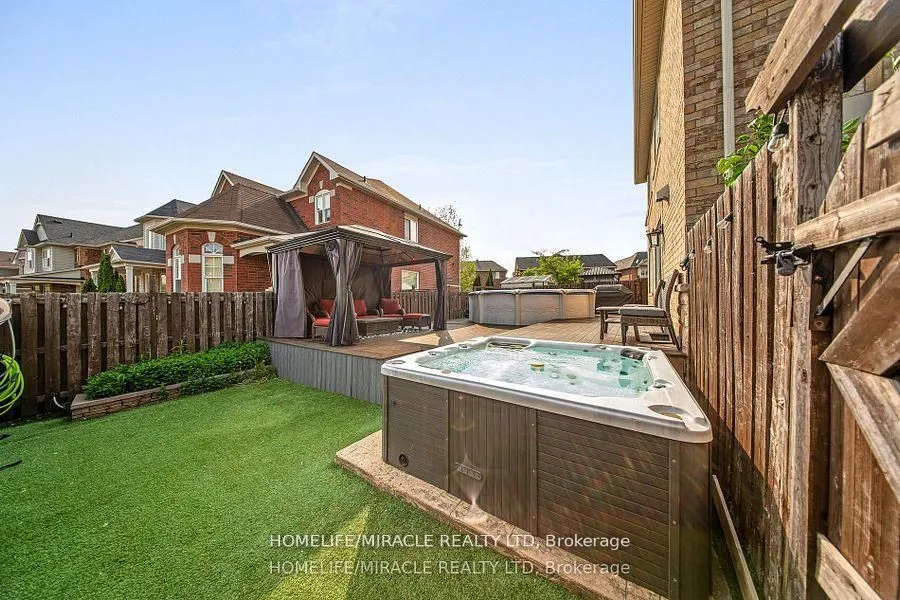 949 Zelinsky Crescent