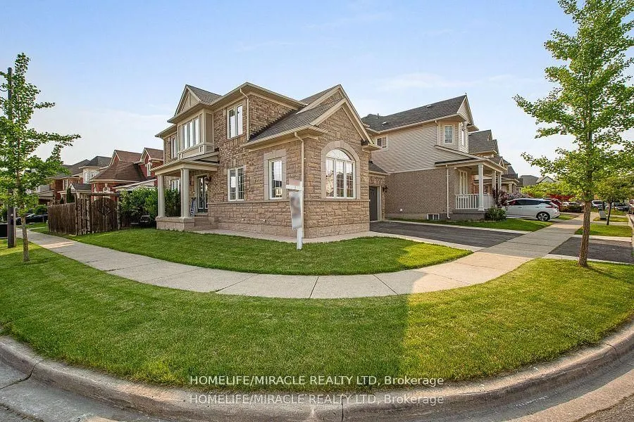 949 Zelinsky Crescent