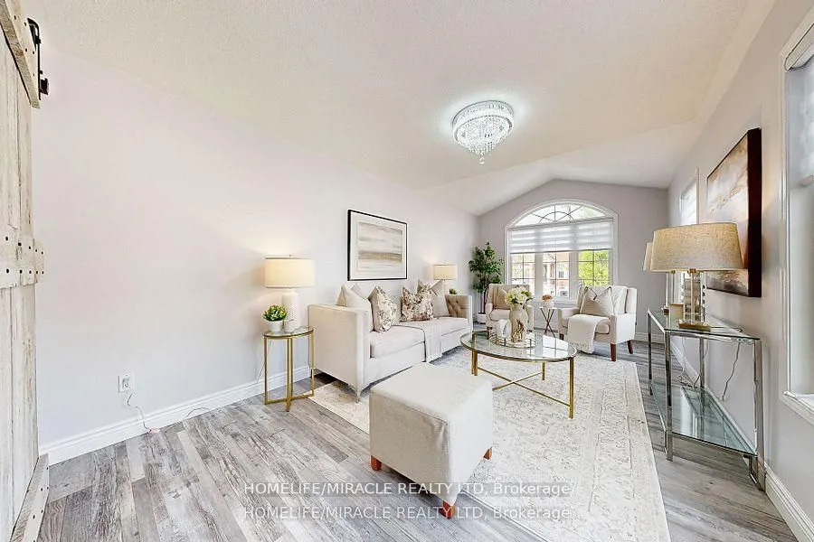949 Zelinsky Crescent