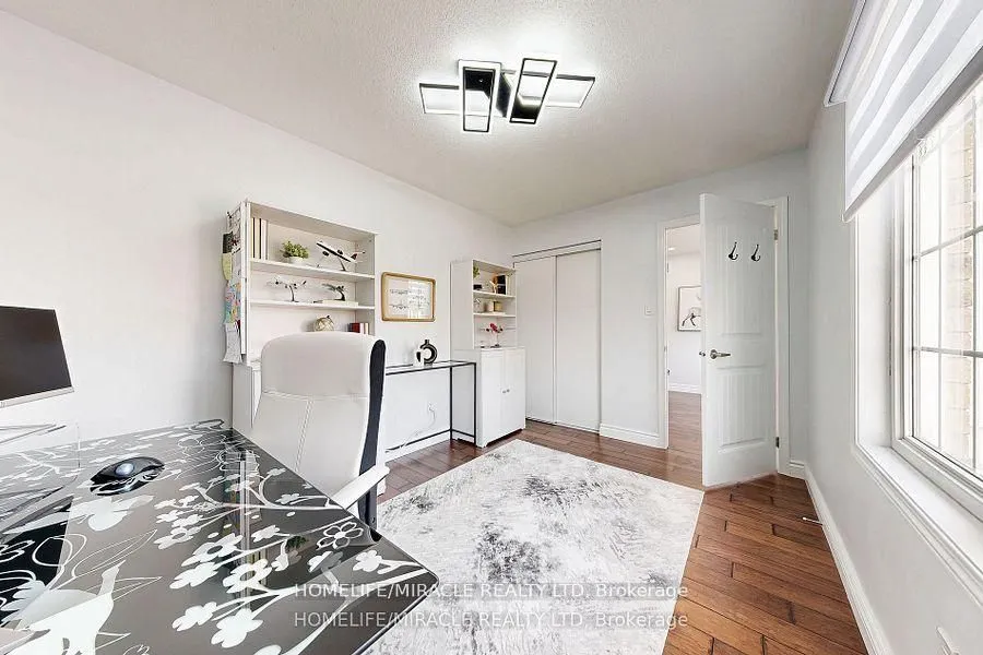949 Zelinsky Crescent
