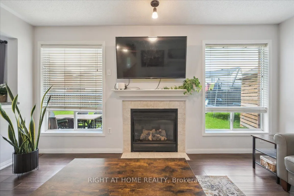 477 Farlow Crescent