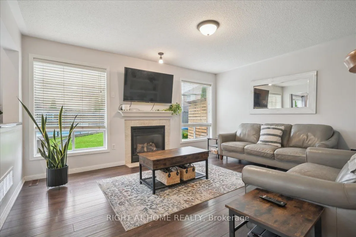 477 Farlow Crescent