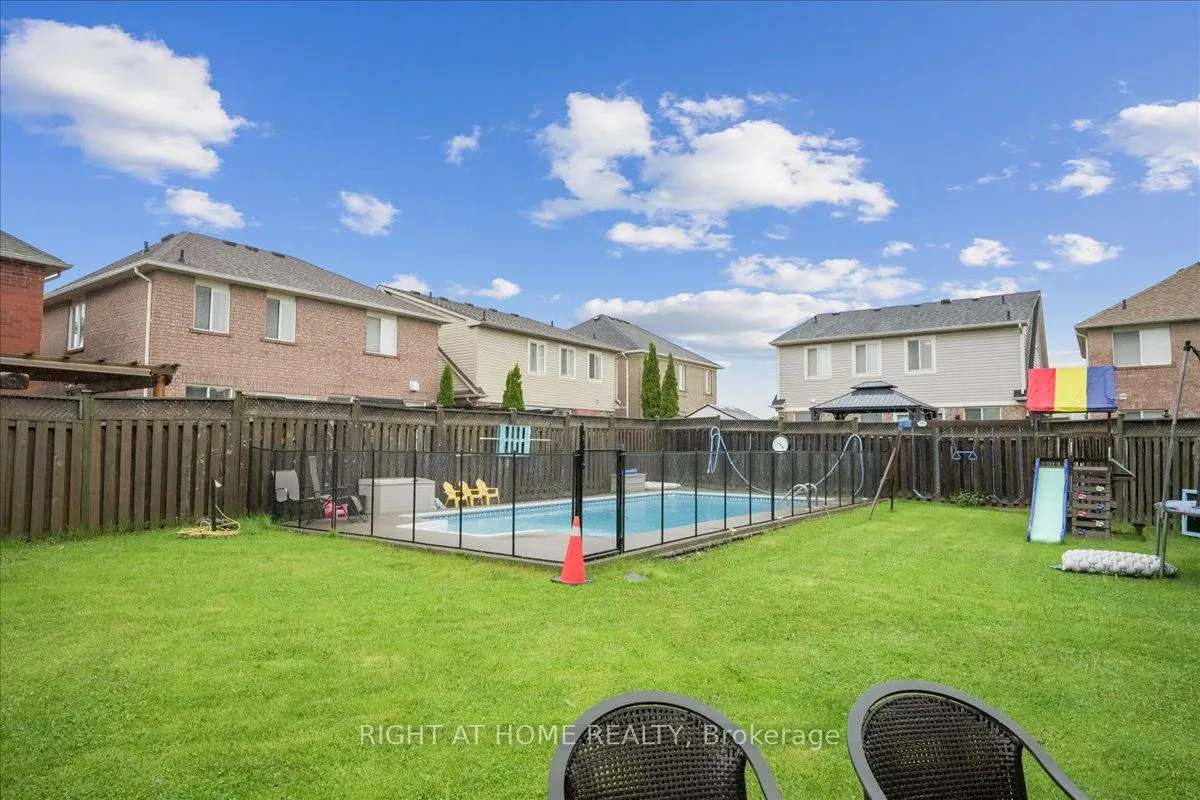 477 Farlow Crescent