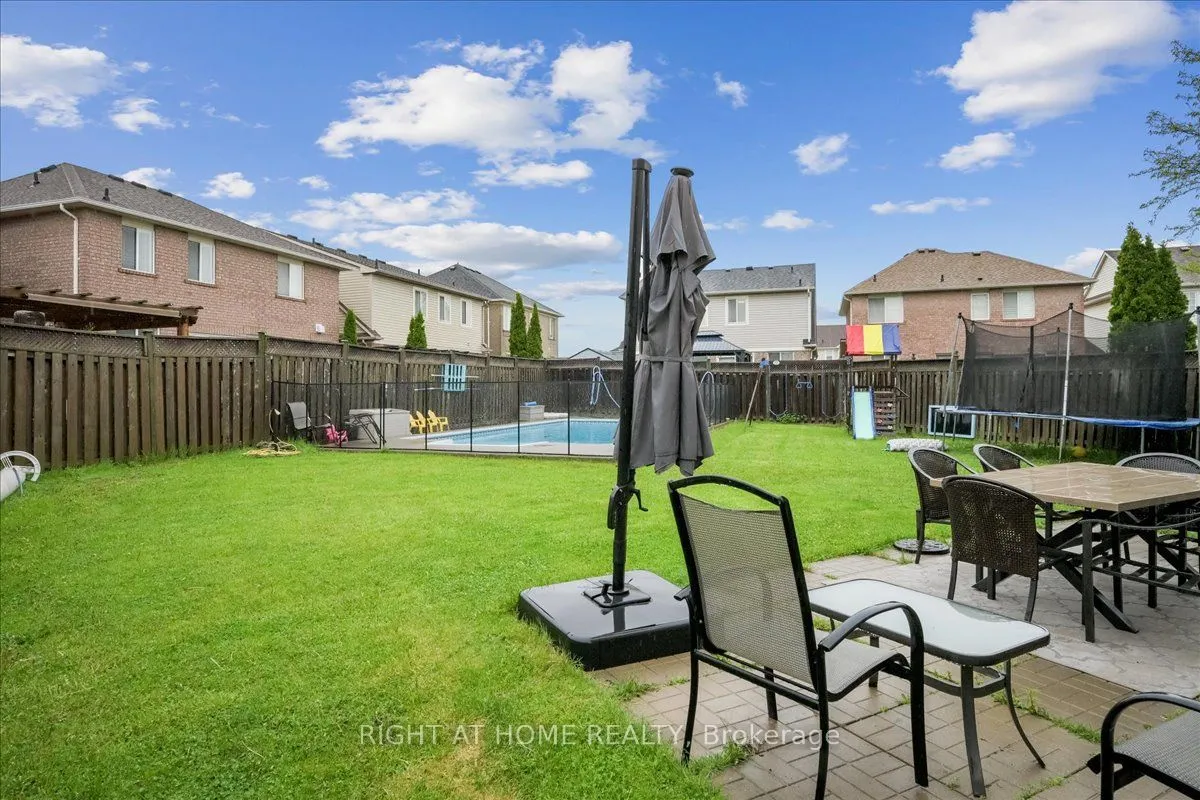 477 Farlow Crescent