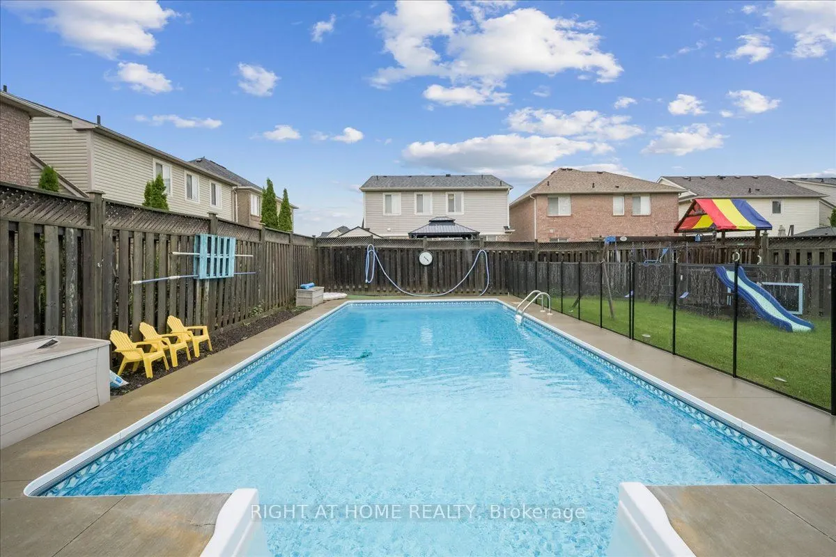 477 Farlow Crescent