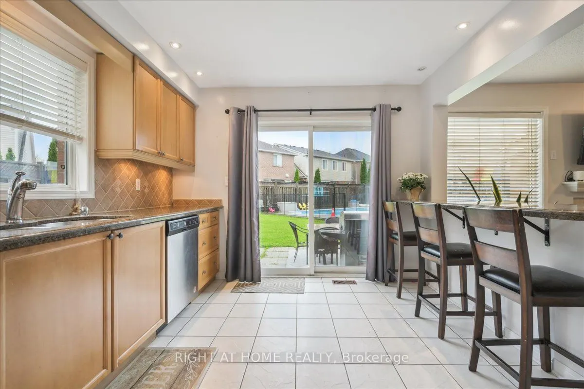 477 Farlow Crescent
