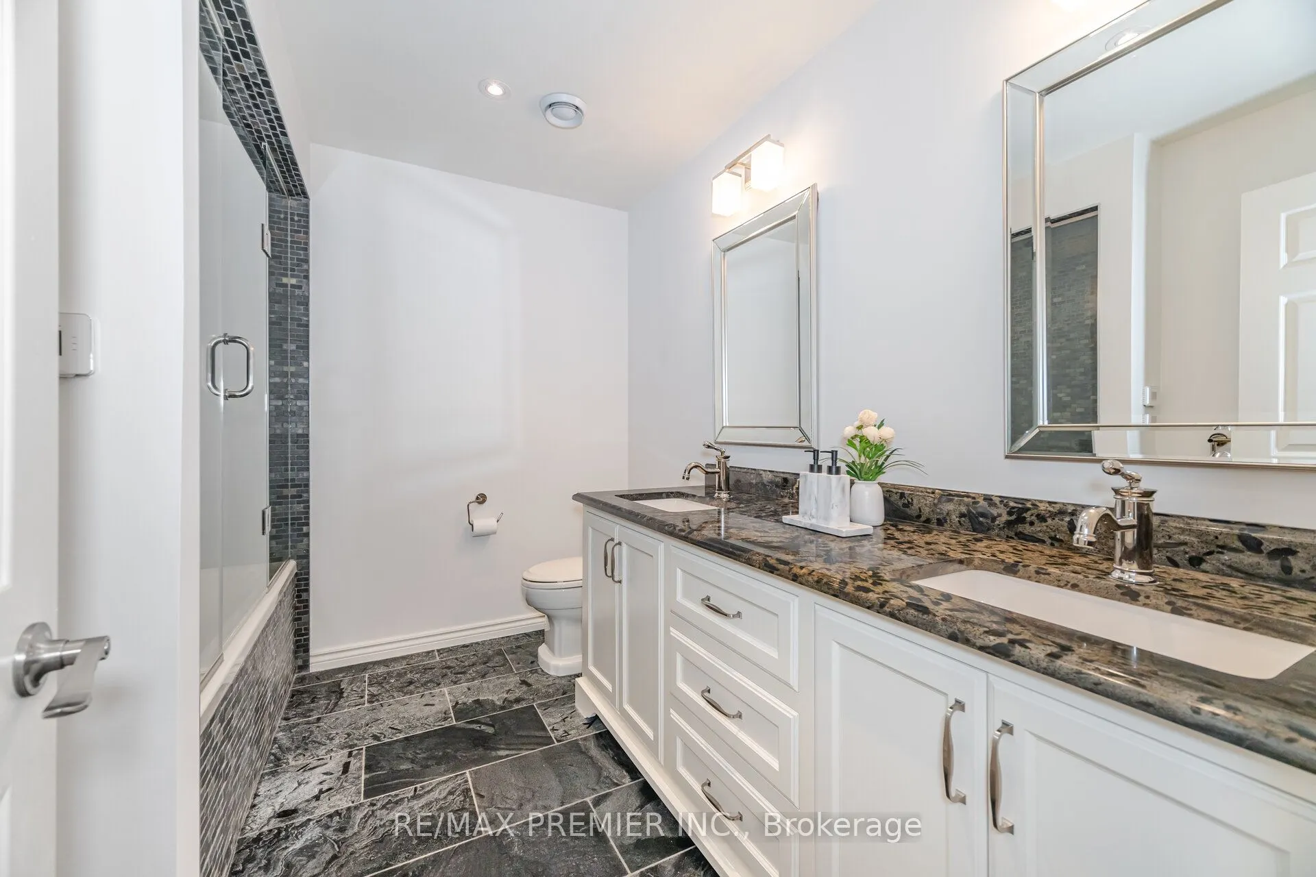 18 Ingleview Drive