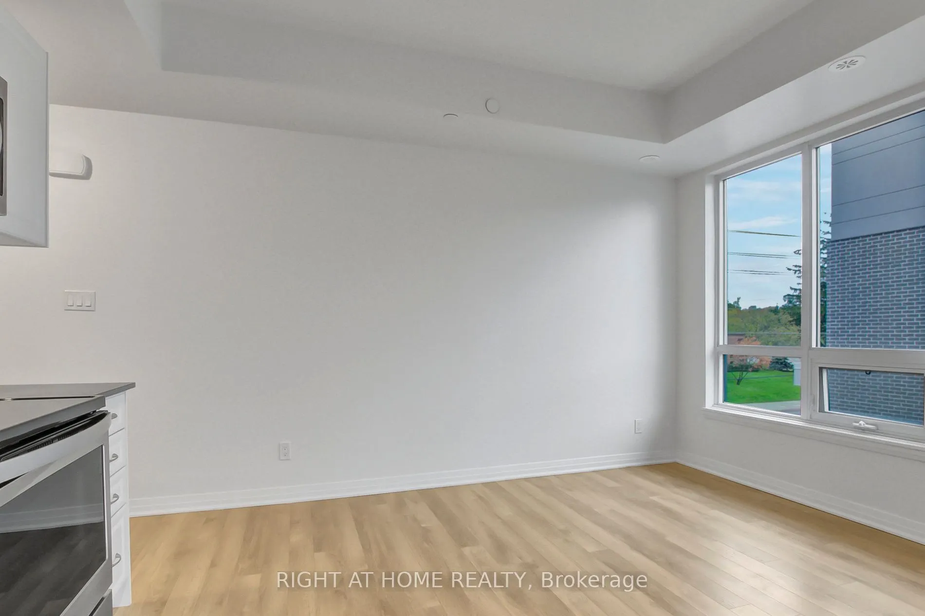 670 Atwater Avenue, #8