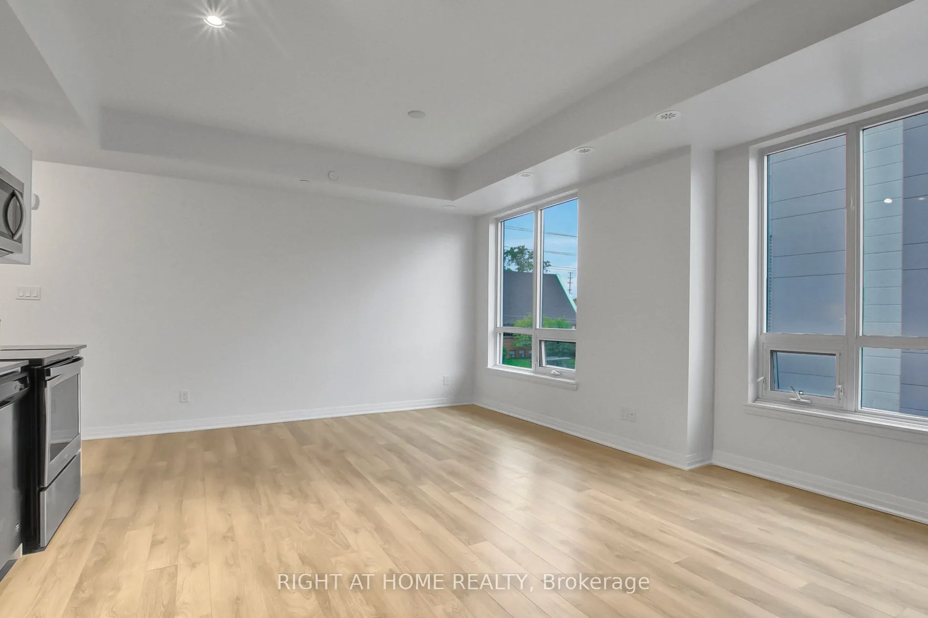 670 Atwater Avenue, #8
