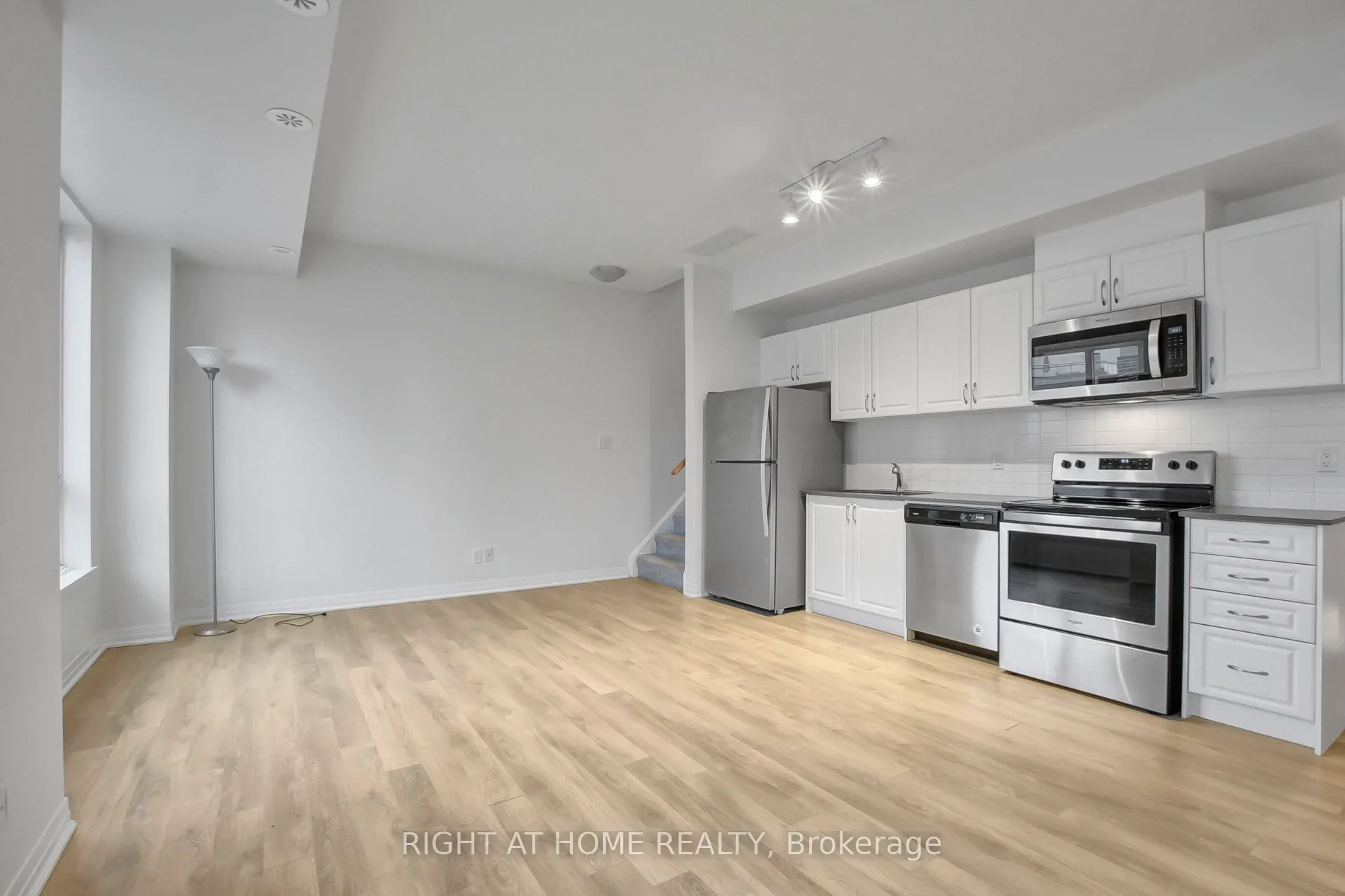 670 Atwater Avenue, #8