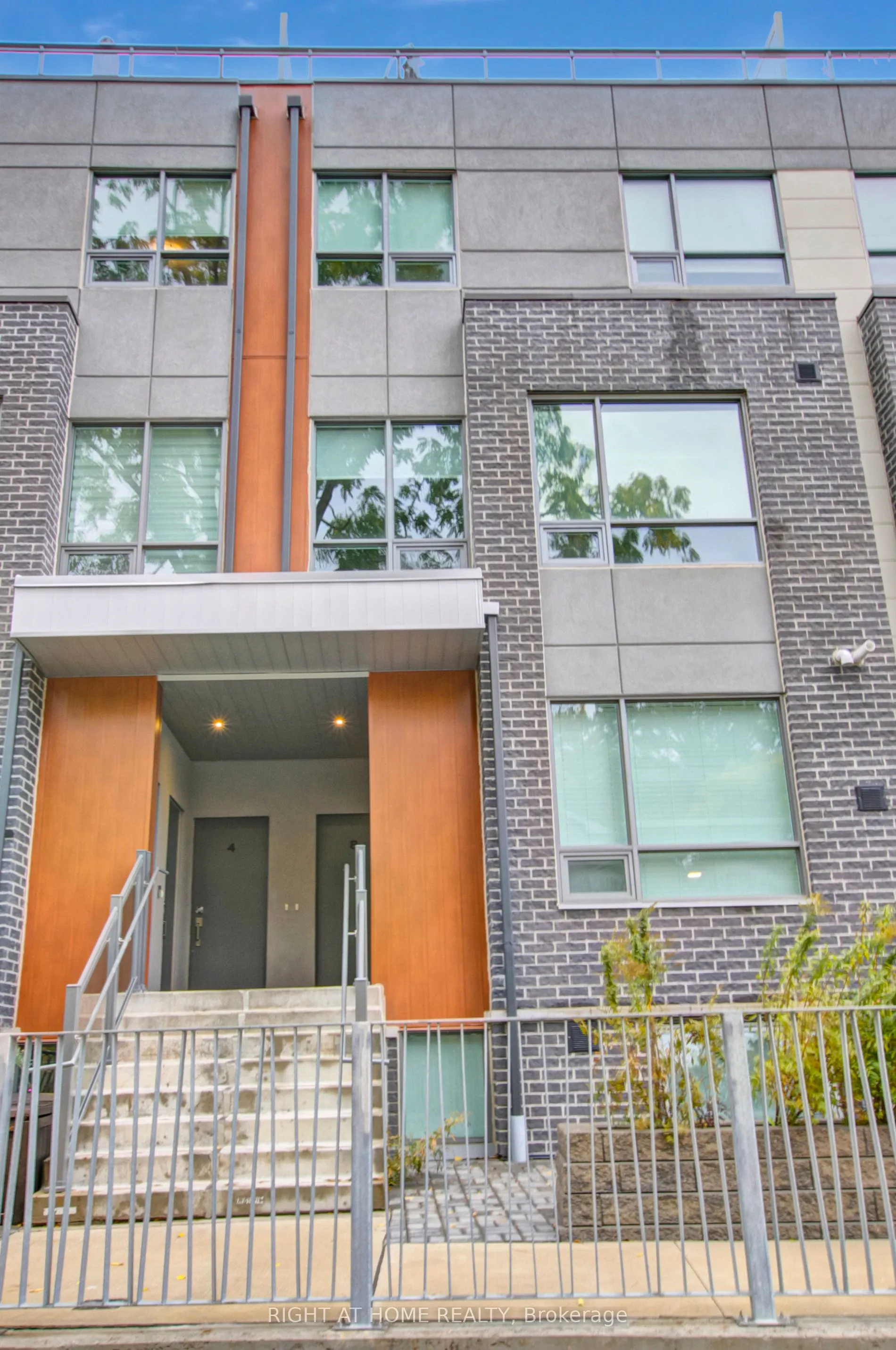 670 Atwater Avenue, #8