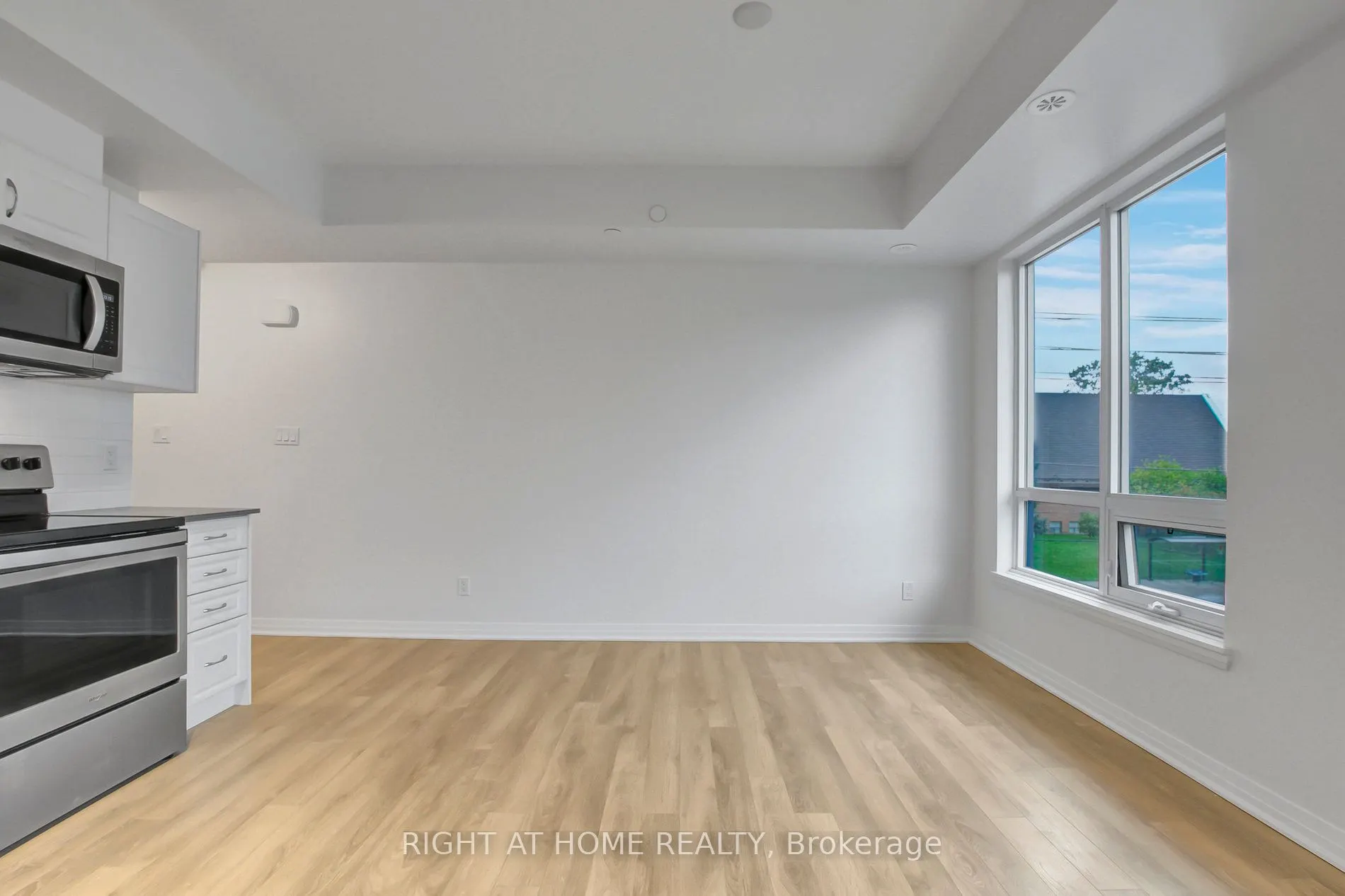 670 Atwater Avenue, #8