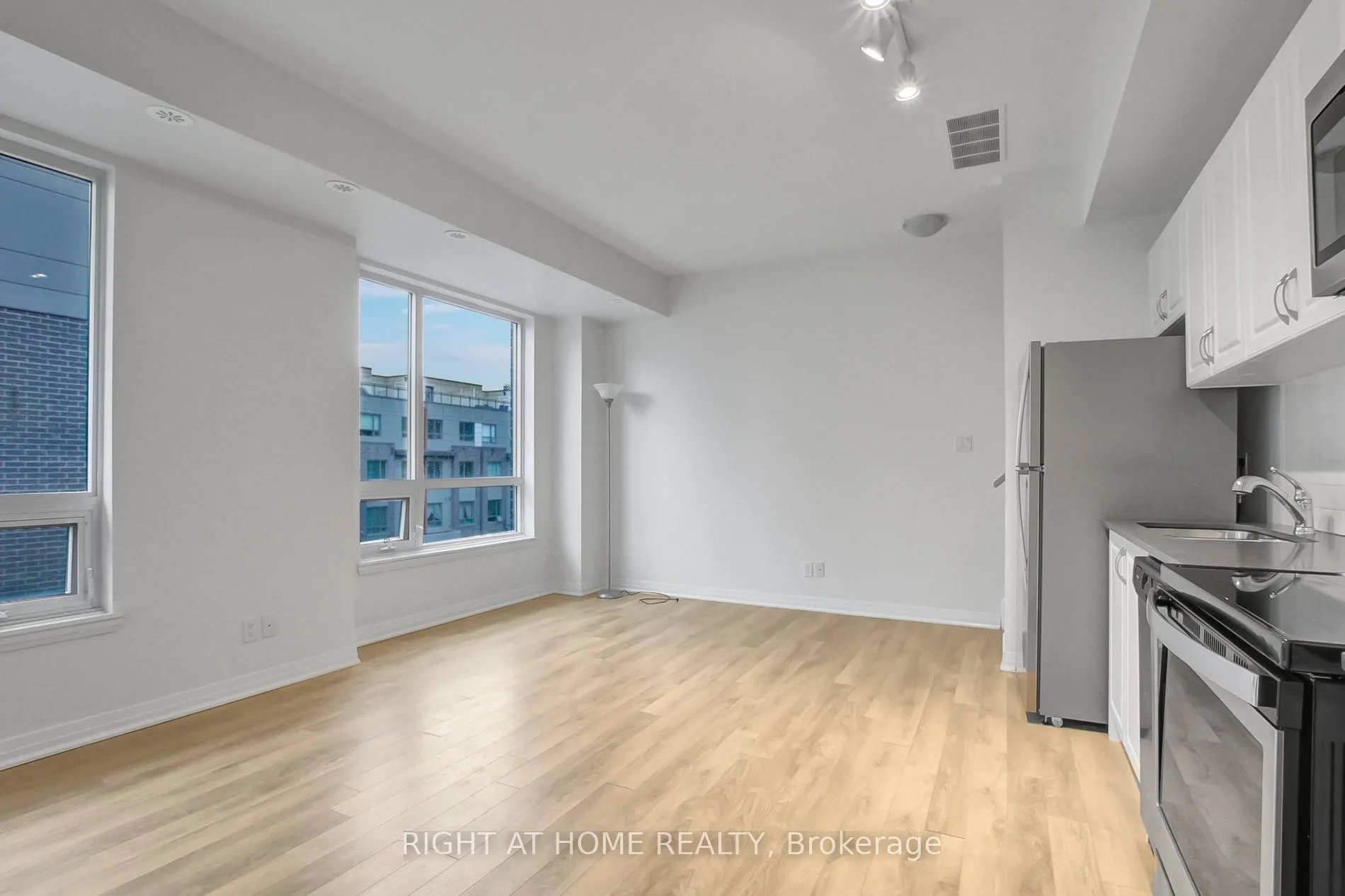 670 Atwater Avenue, #8
