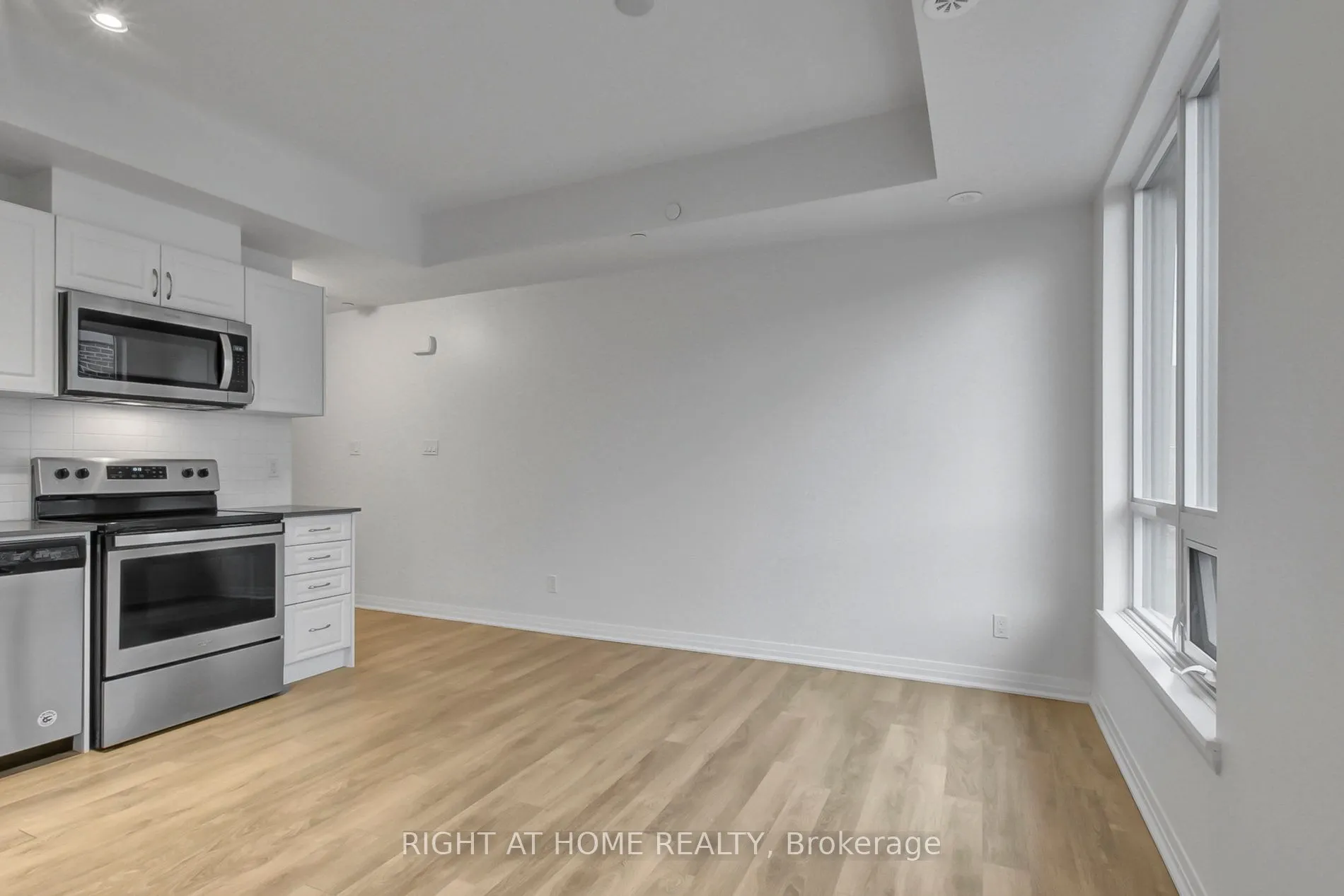 670 Atwater Avenue, #8