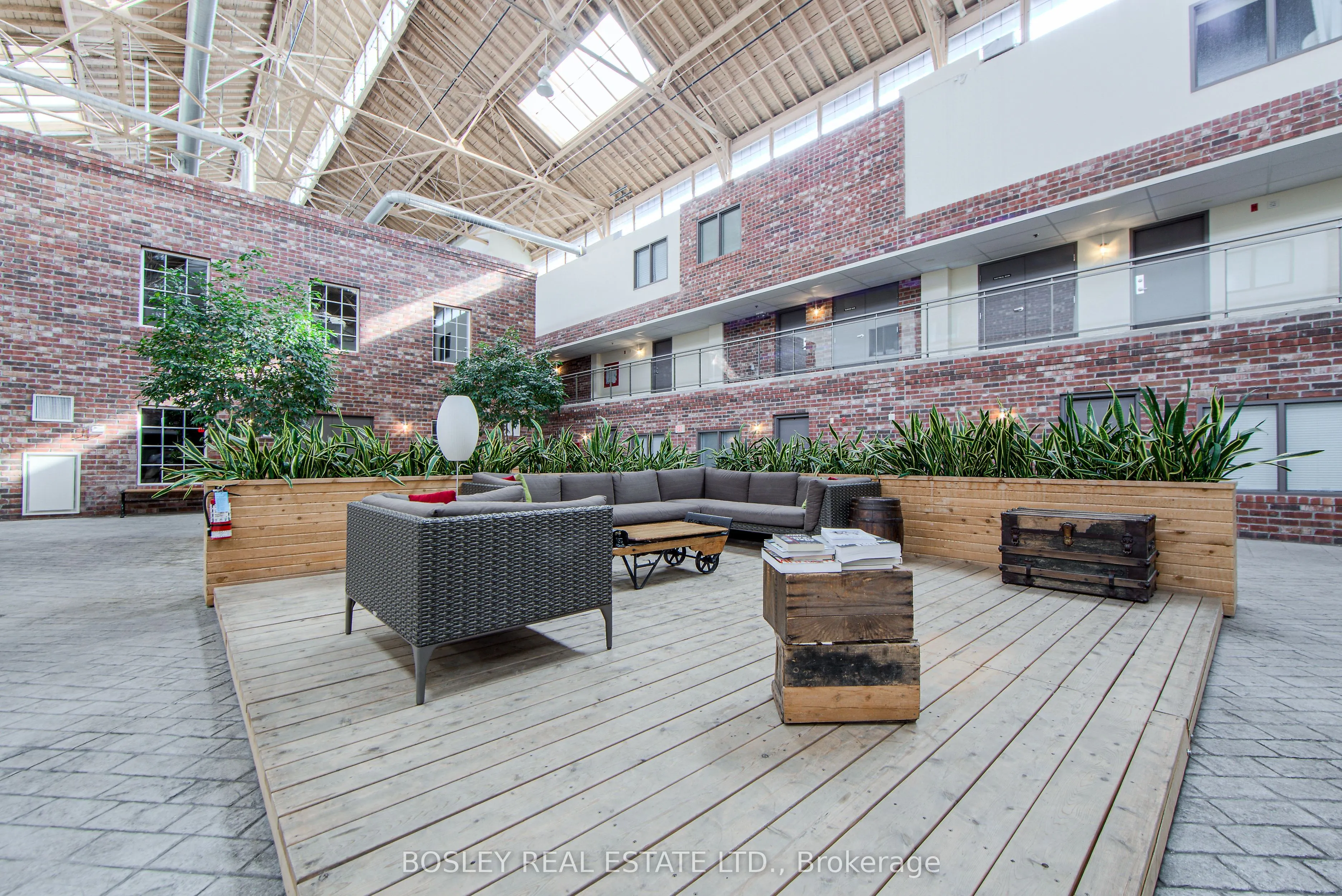1100 Lansdowne Avenue, #338