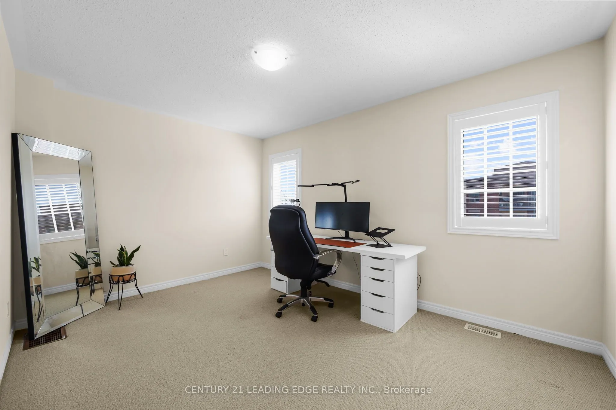35 Lobelia Street #4