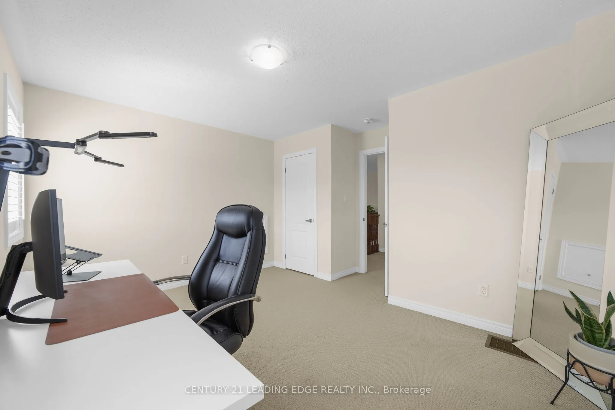 35 Lobelia Street #4