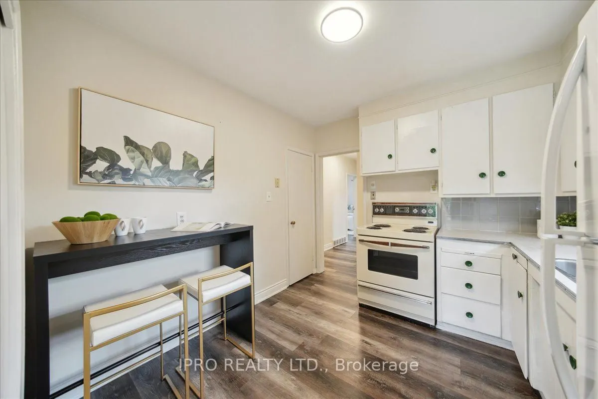 34 Appledale Road, #Main Floor