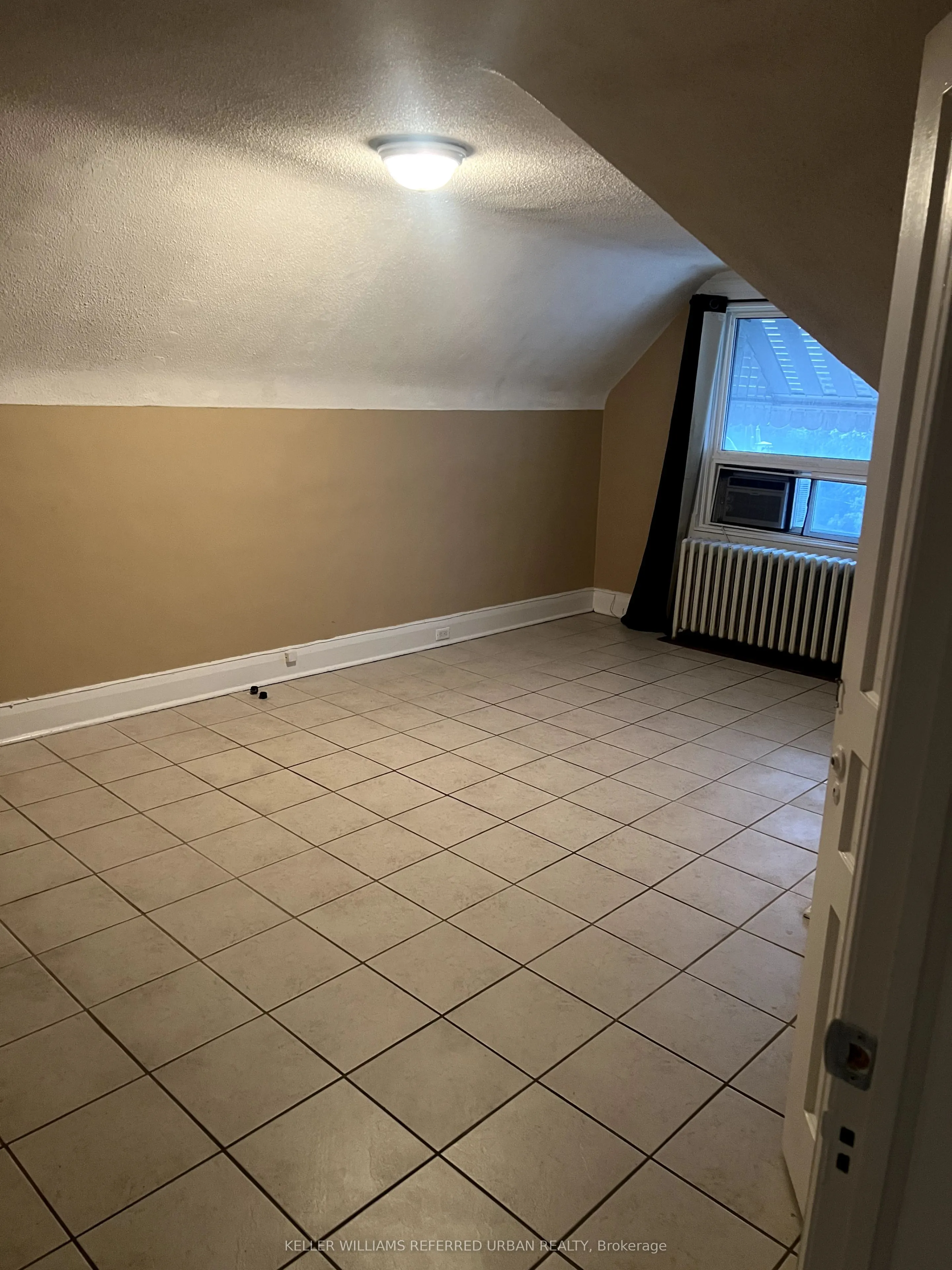 225 Rosemount Avenue, #Third Floor