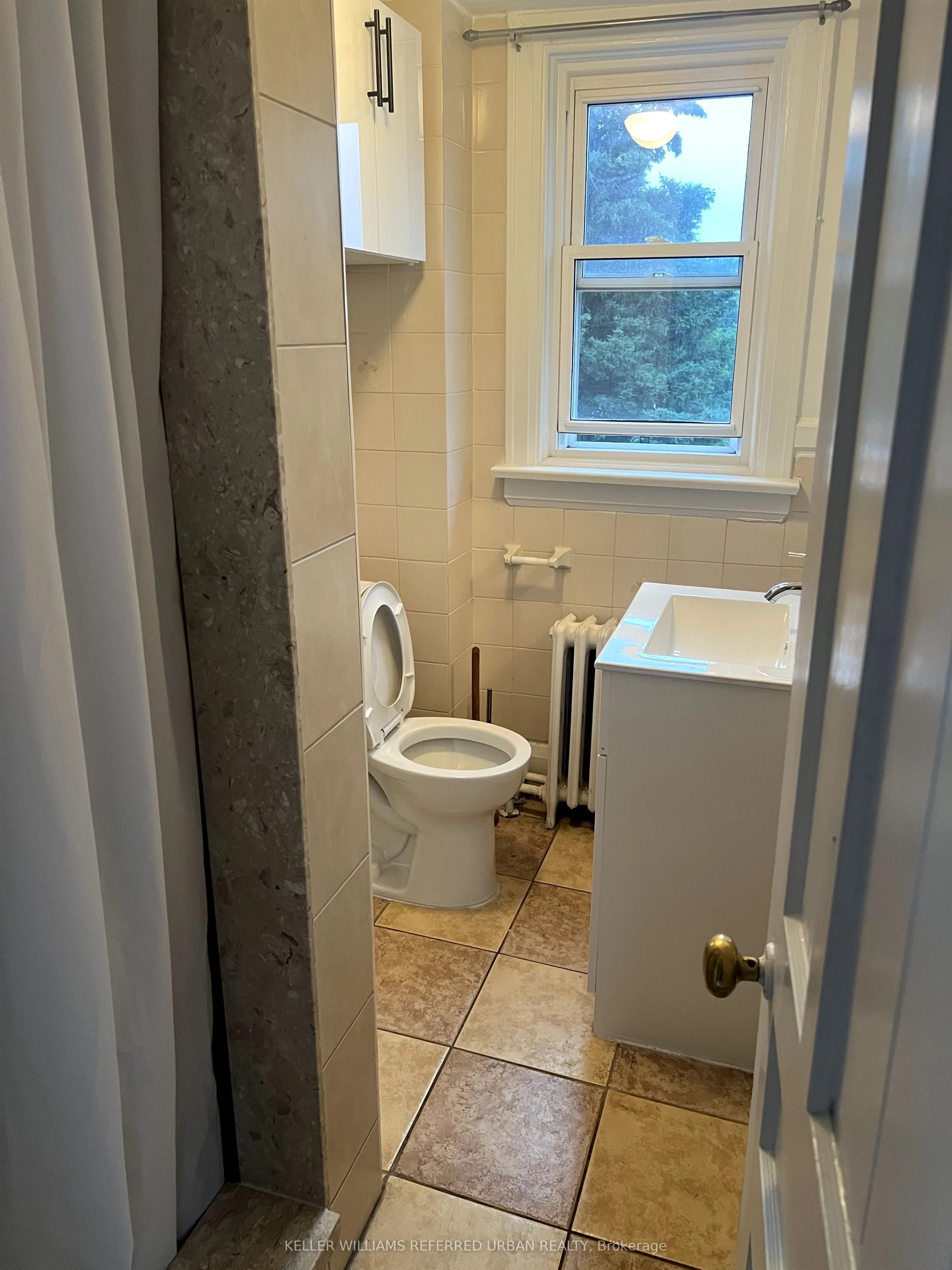 225 Rosemount Avenue, #Third Floor