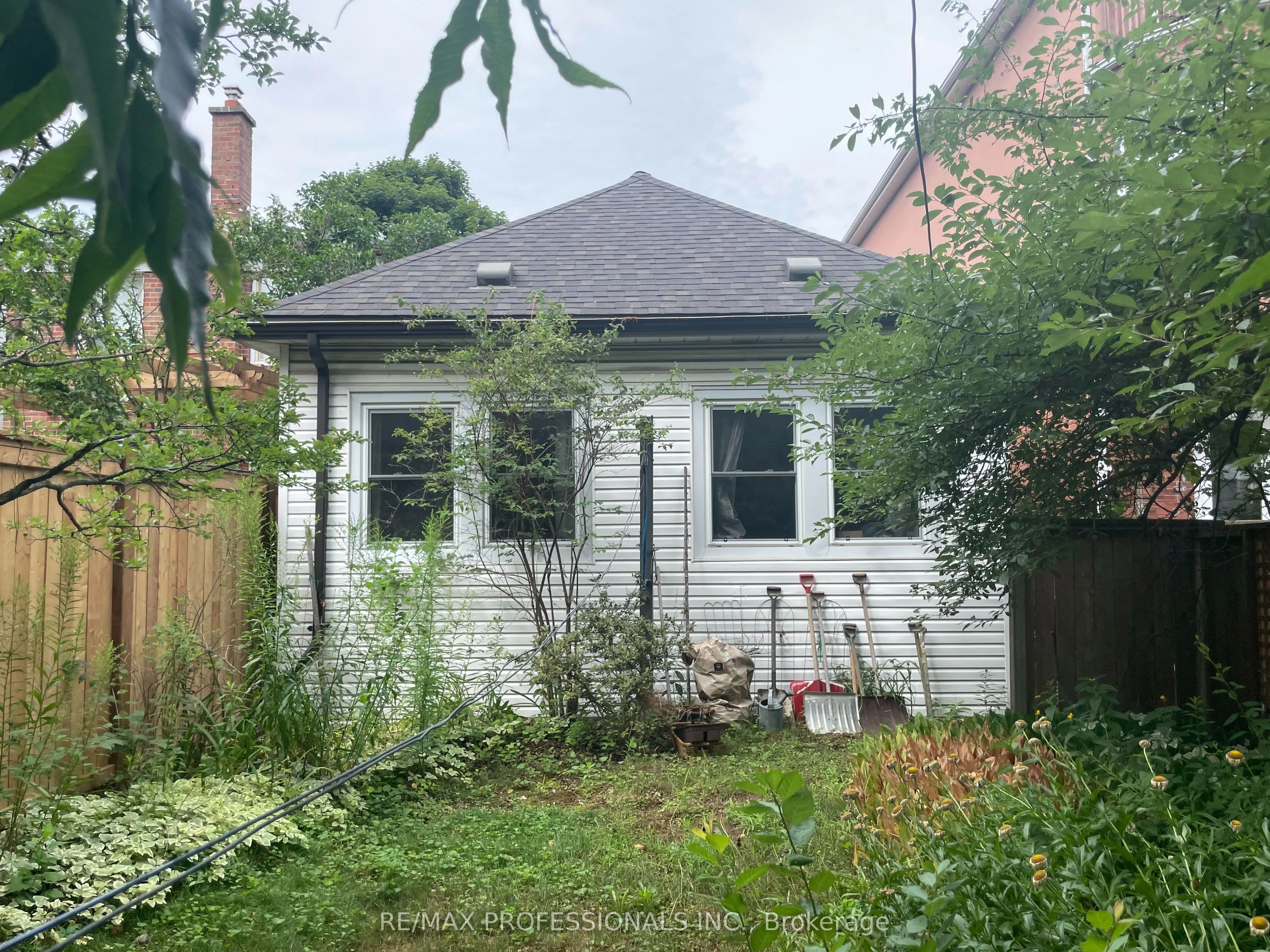 115 Brookside Avenue