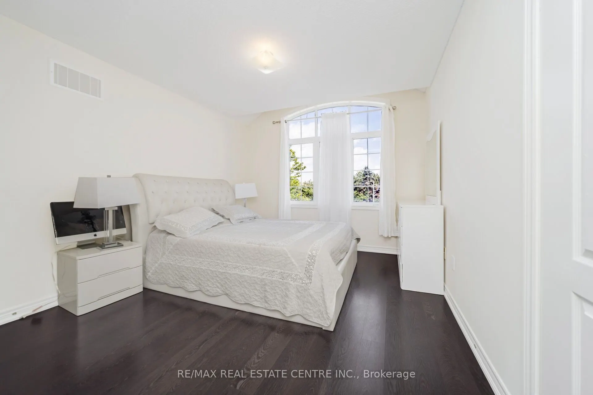 180 Bonnie Braes Drive