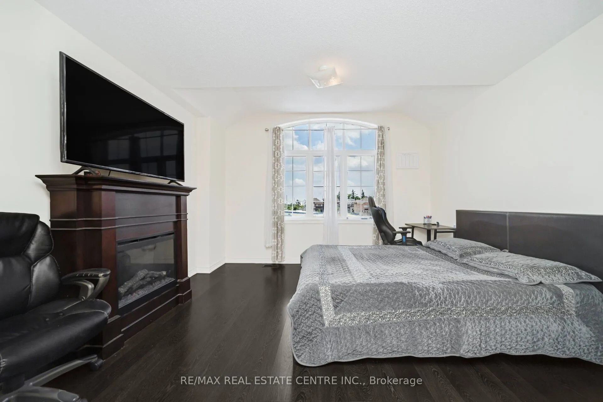 180 Bonnie Braes Drive