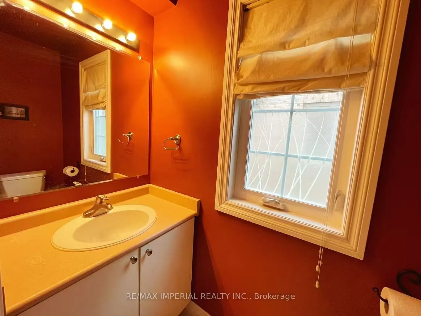 2955 Thomas Street, #53, Upper RM1