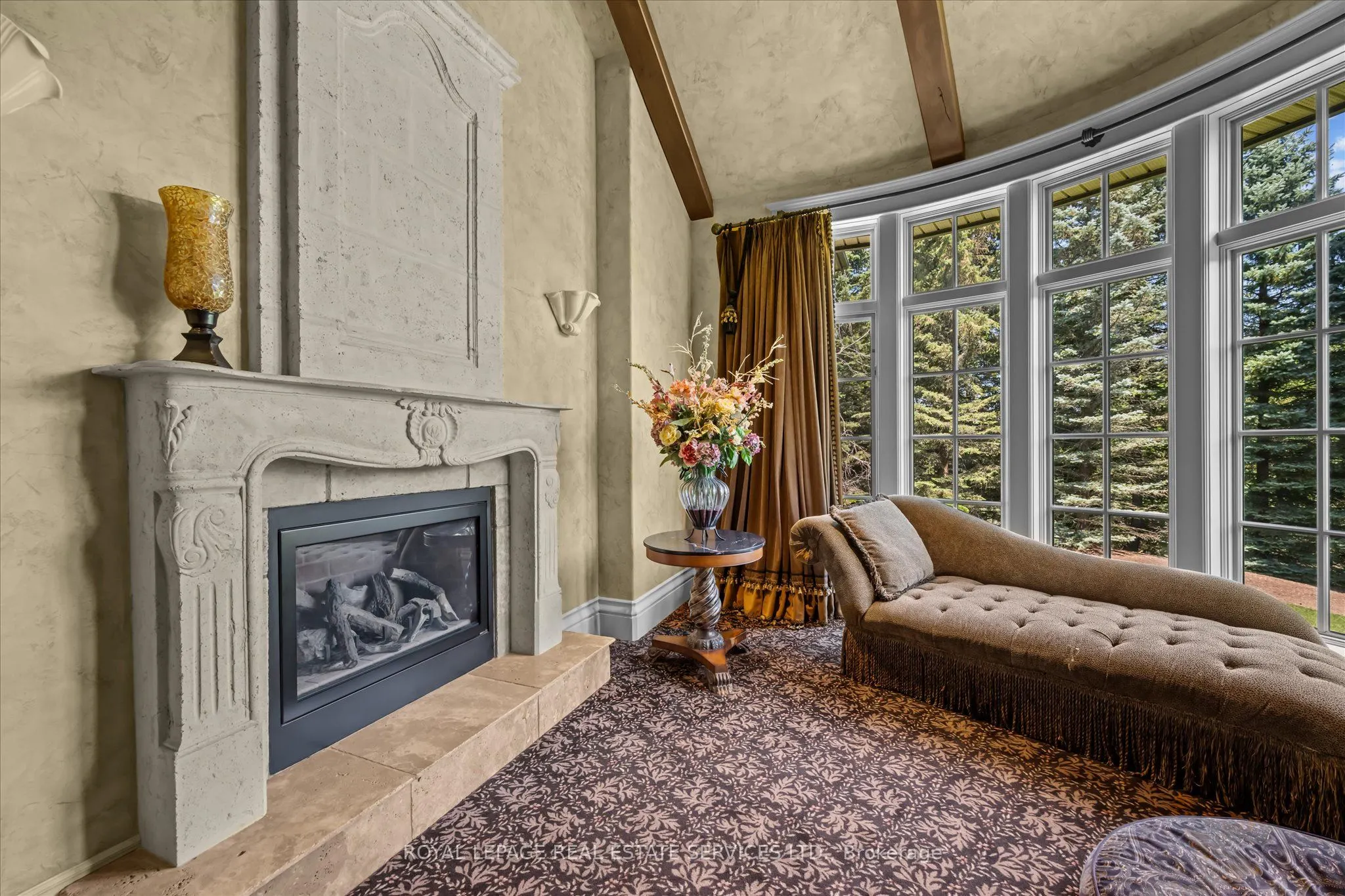 10090 Pineview Trail