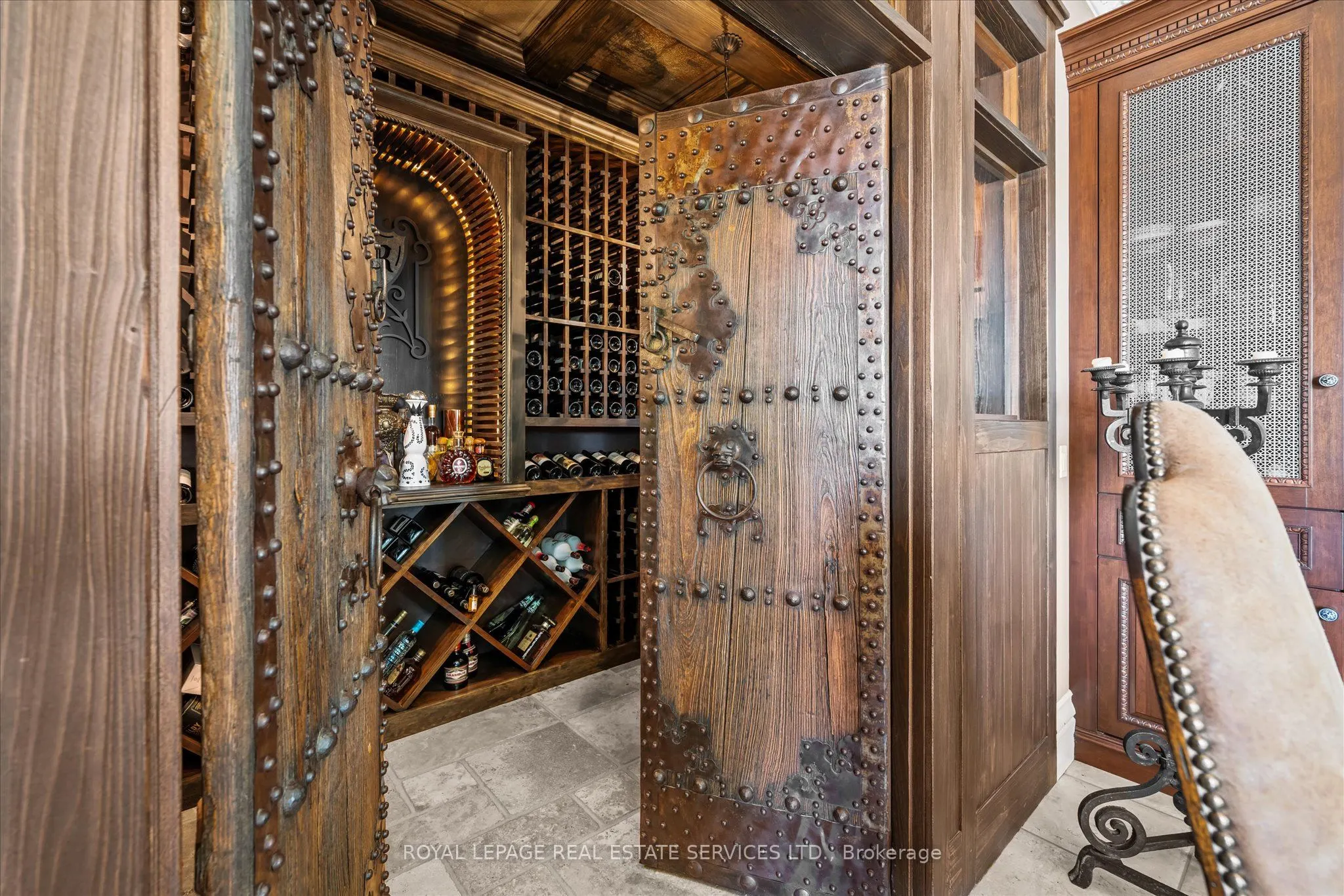 10090 Pineview Trail