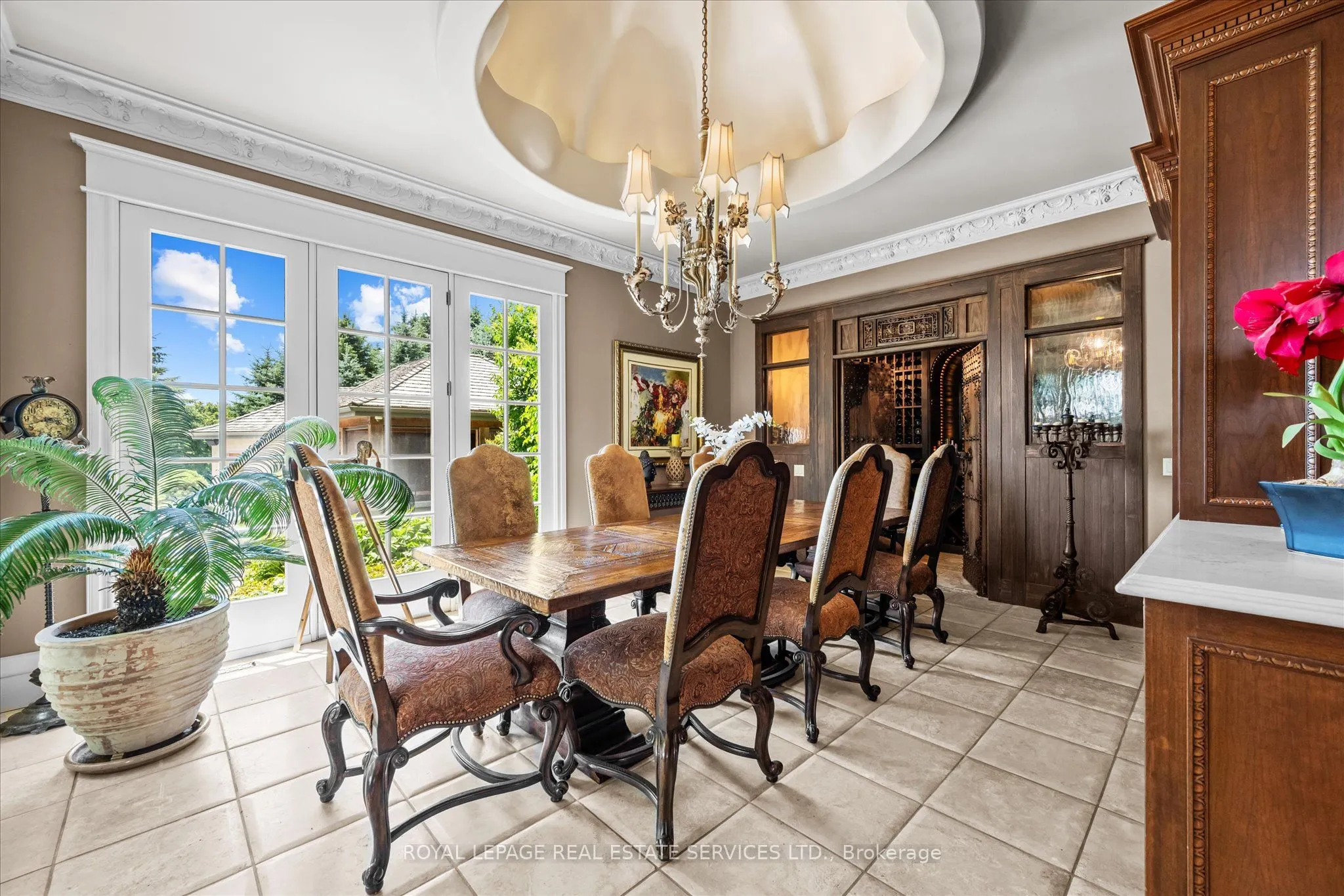 10090 Pineview Trail