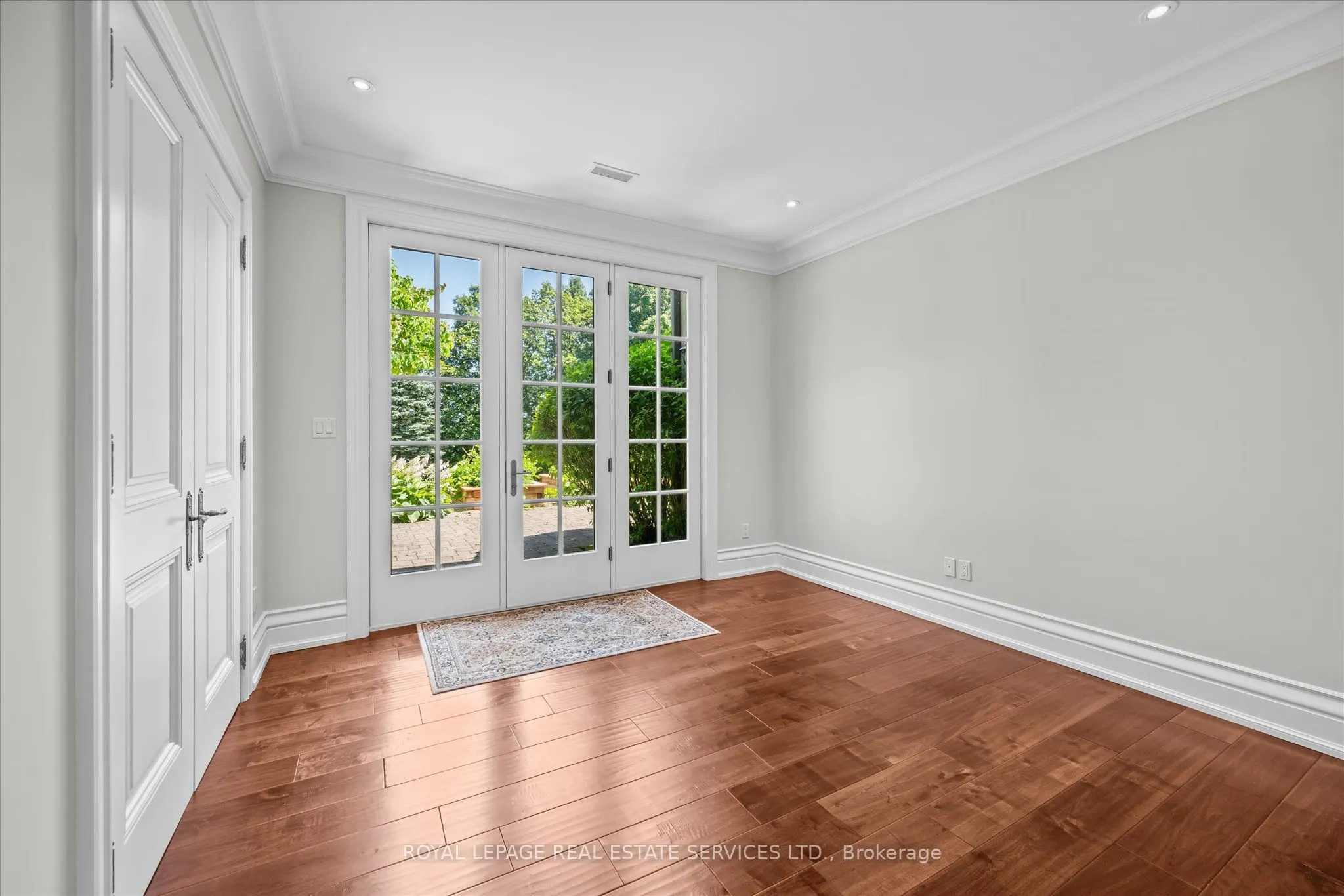 10090 Pineview Trail