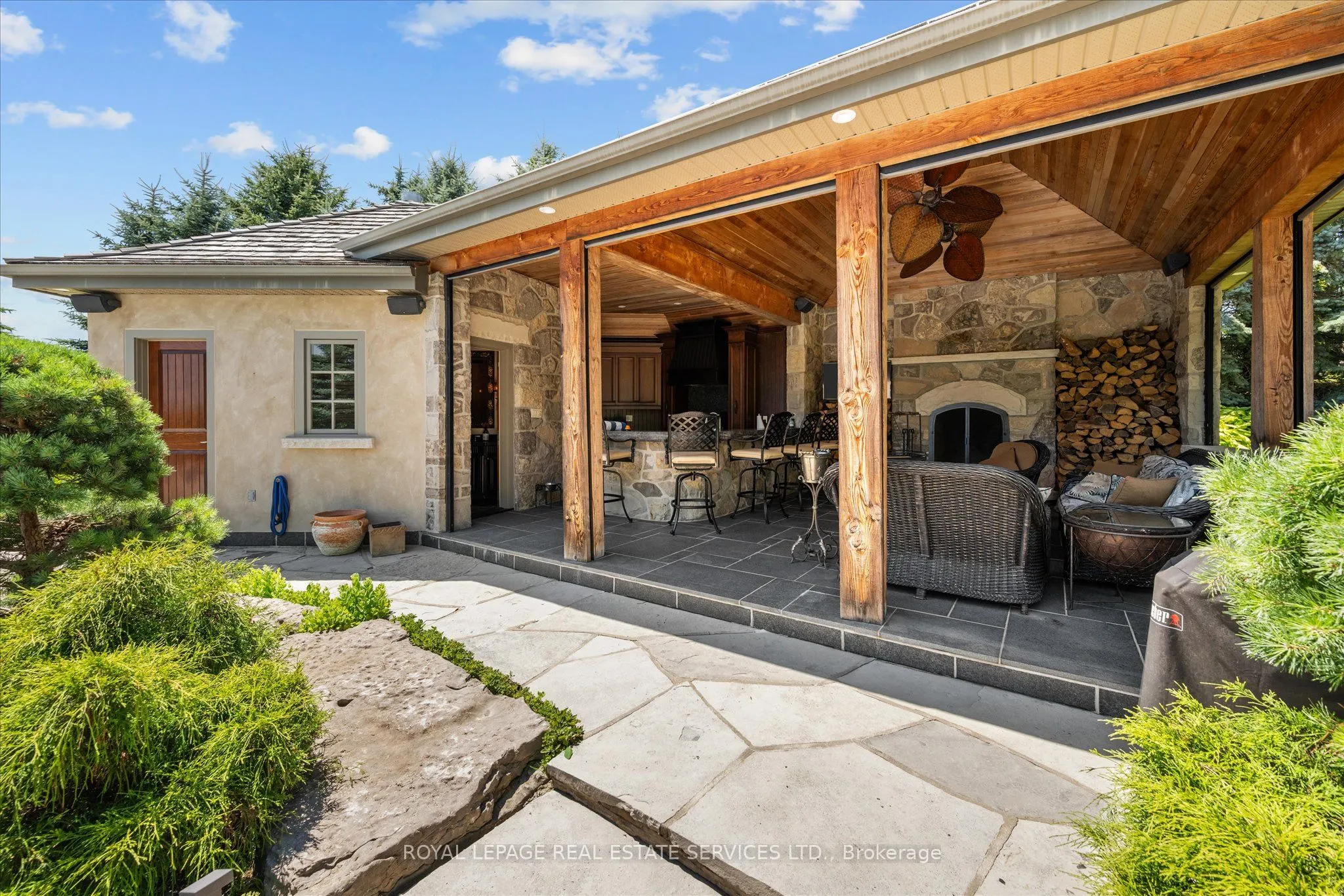 10090 Pineview Trail