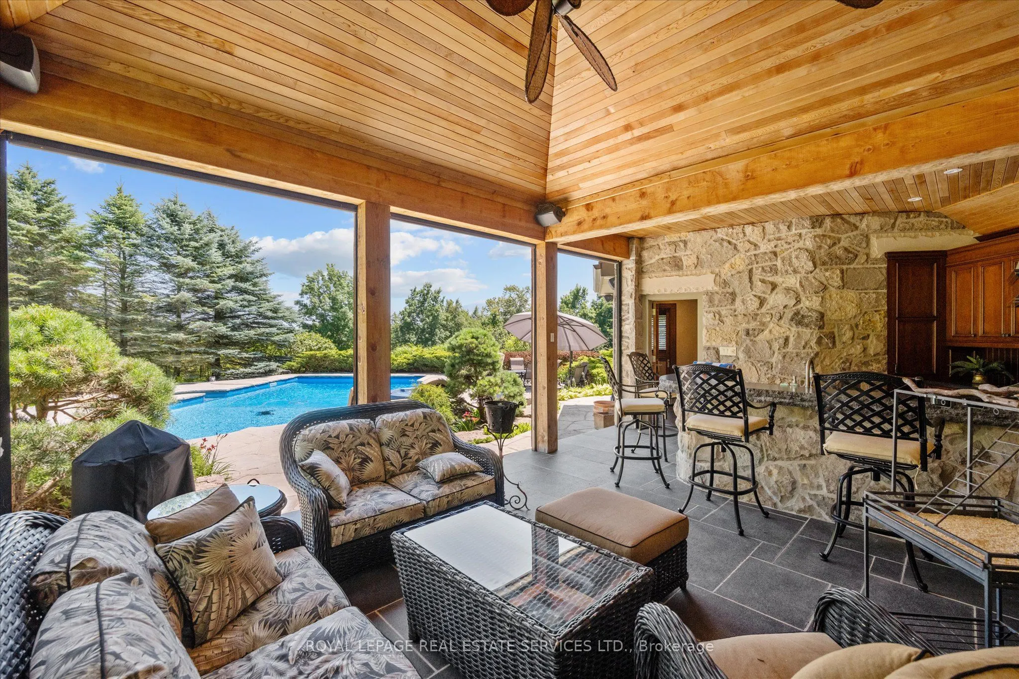 10090 Pineview Trail