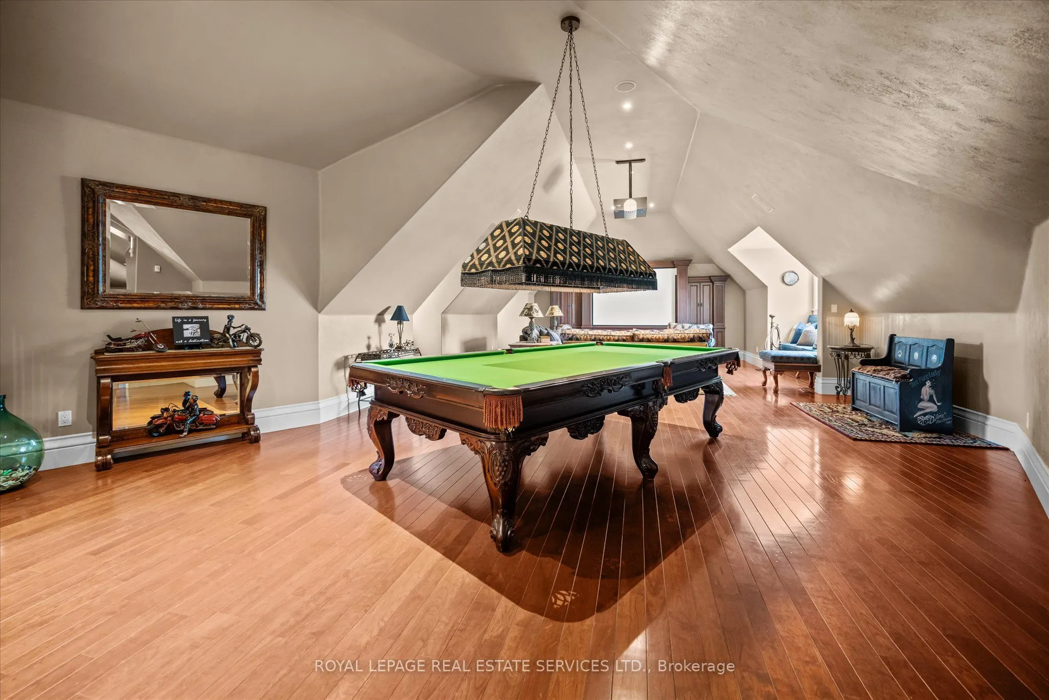 10090 Pineview Trail