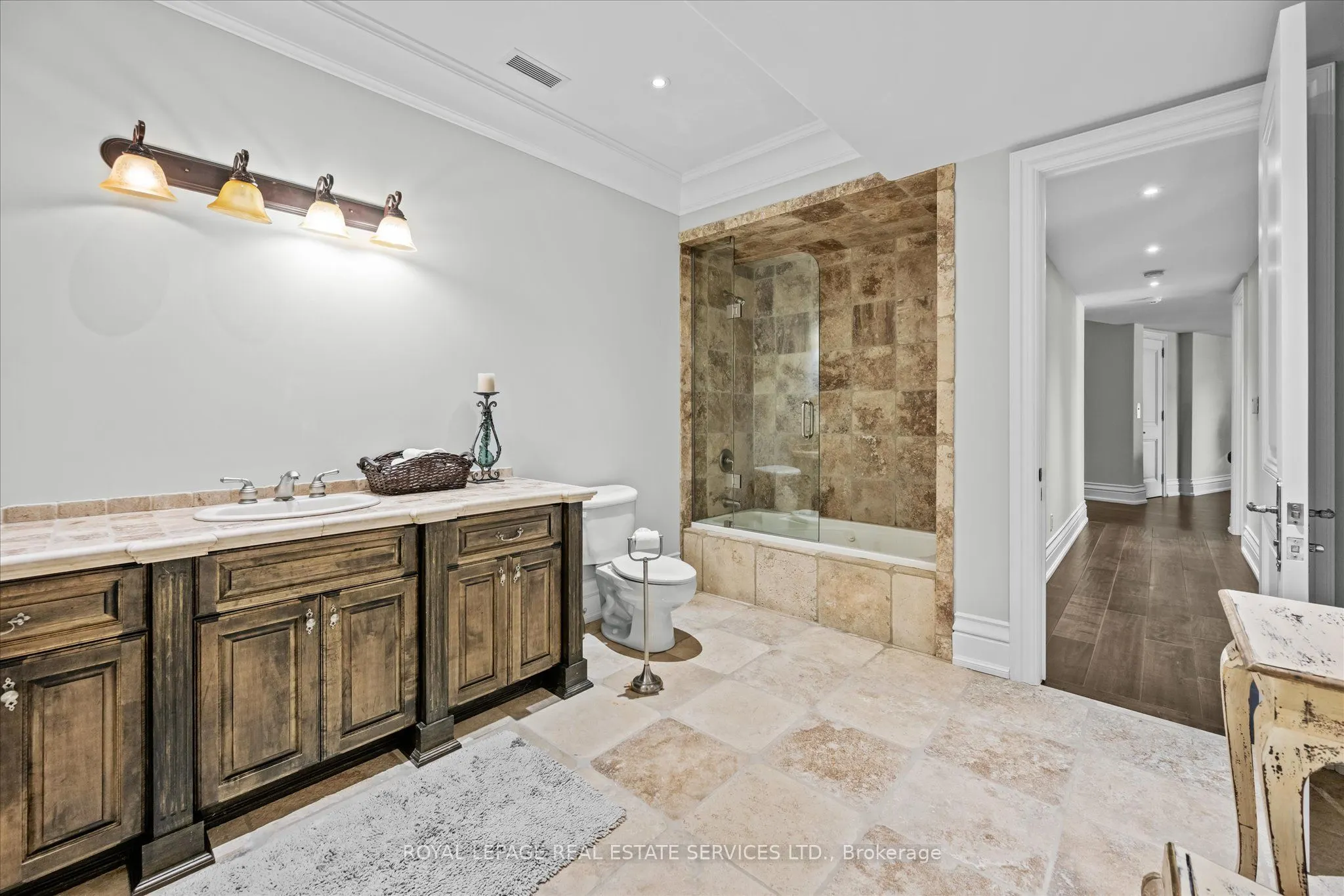 10090 Pineview Trail