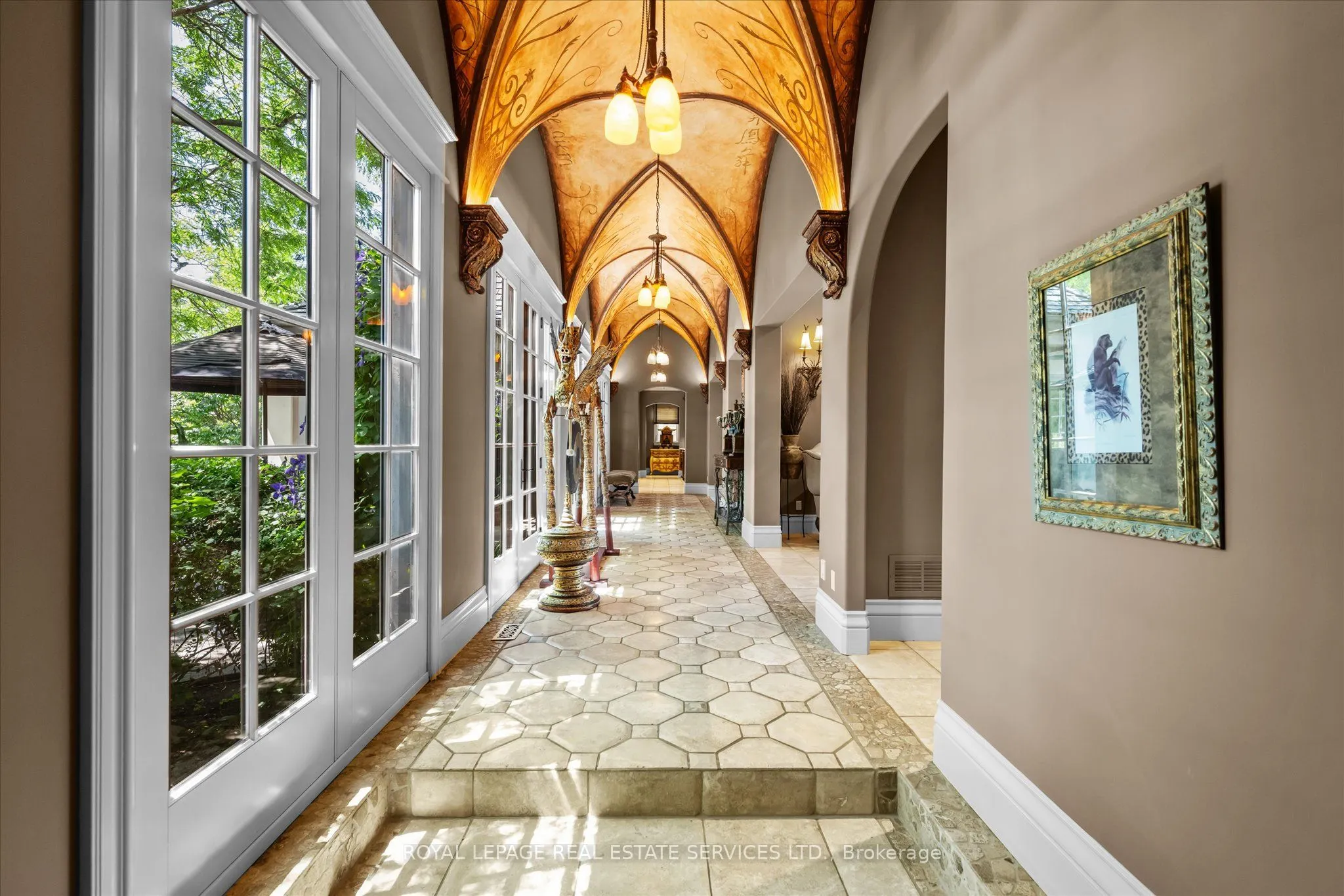10090 Pineview Trail