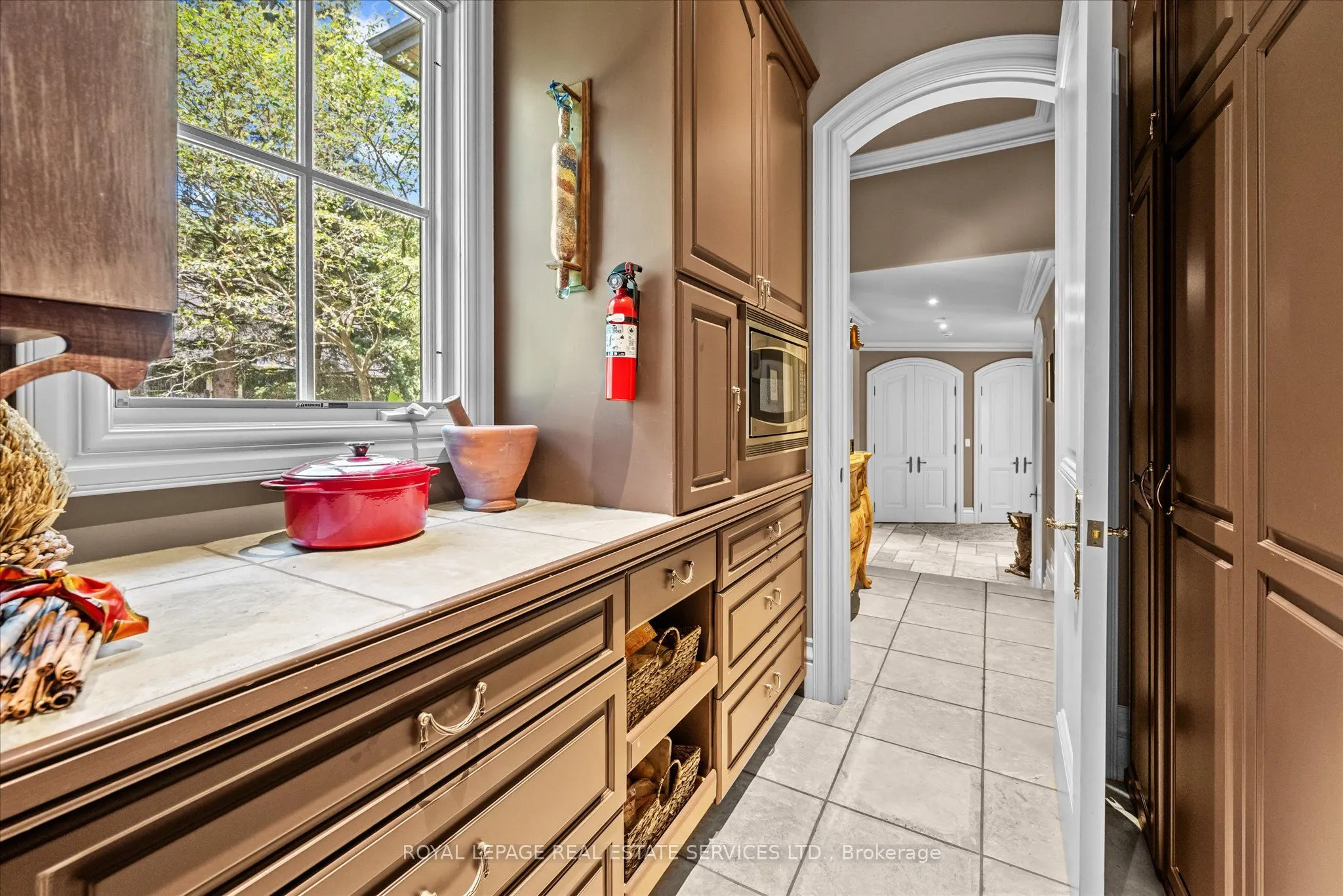 10090 Pineview Trail