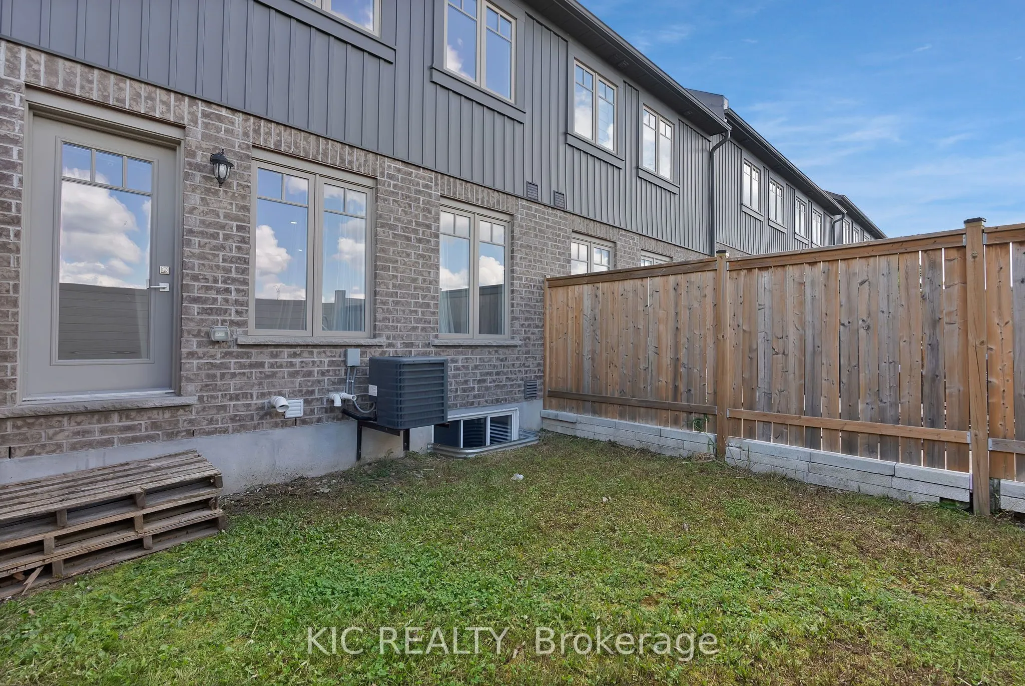 11 Winterton Court
