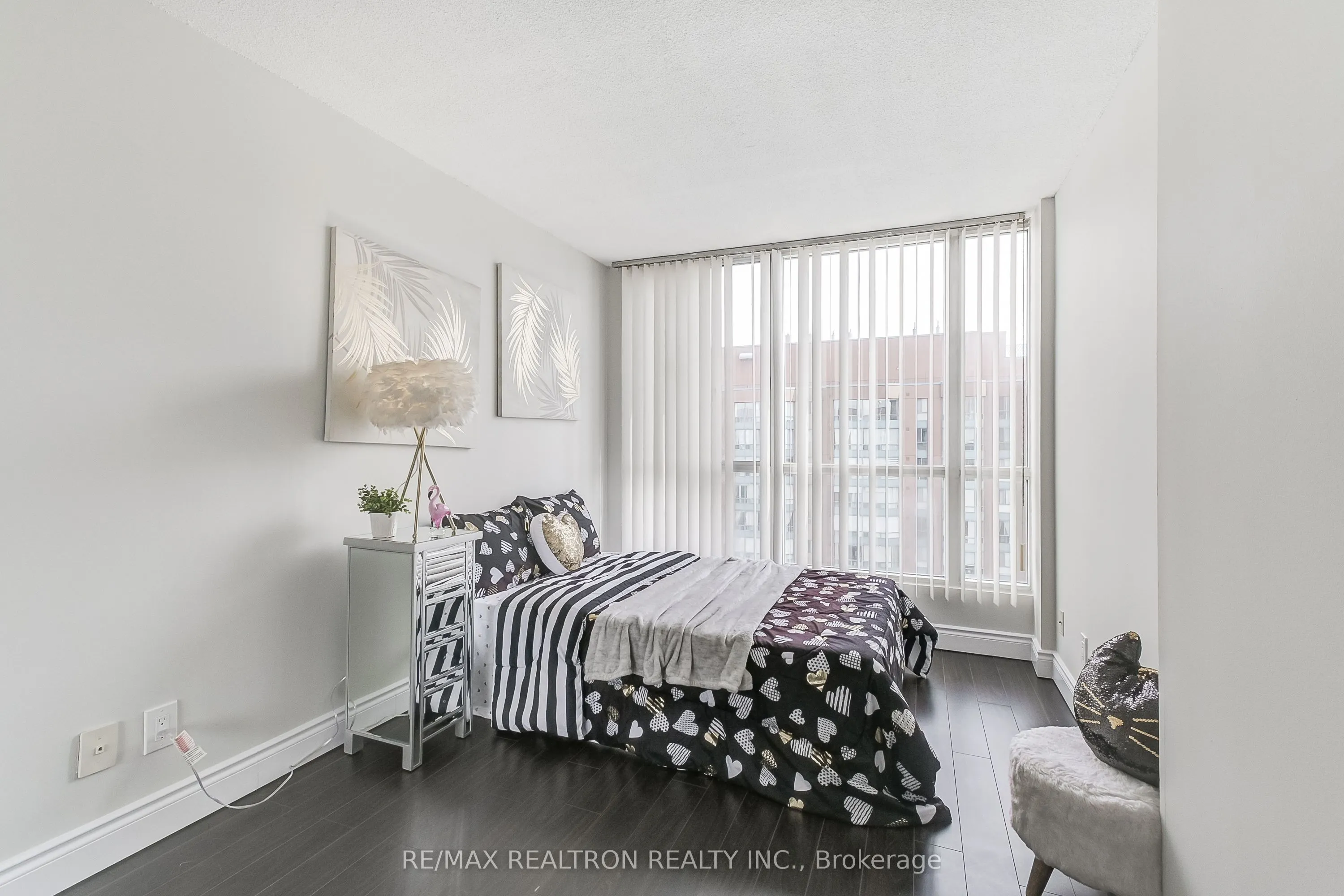 145 Hillcrest Avenue, #2211