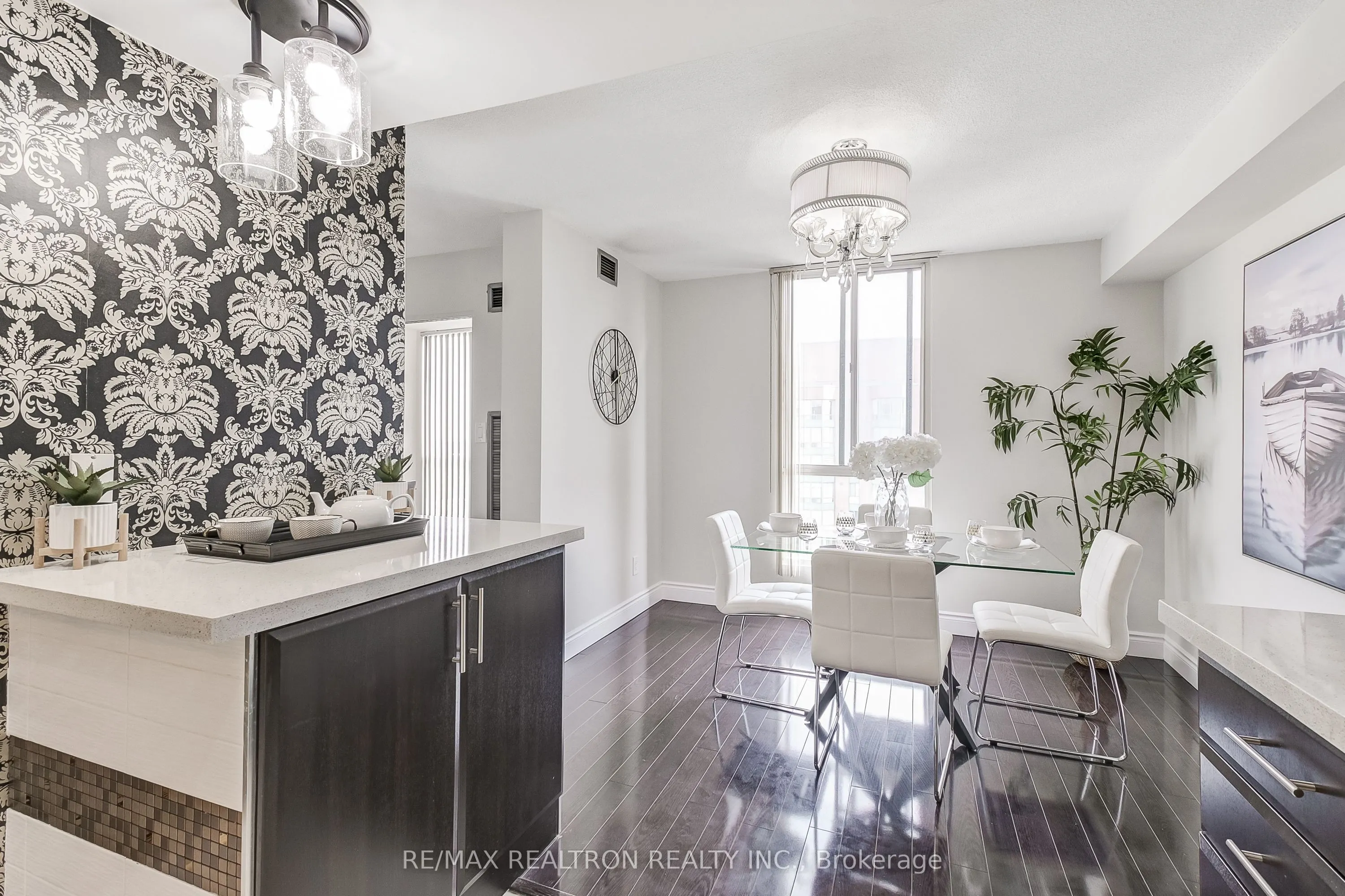145 Hillcrest Avenue, #2211
