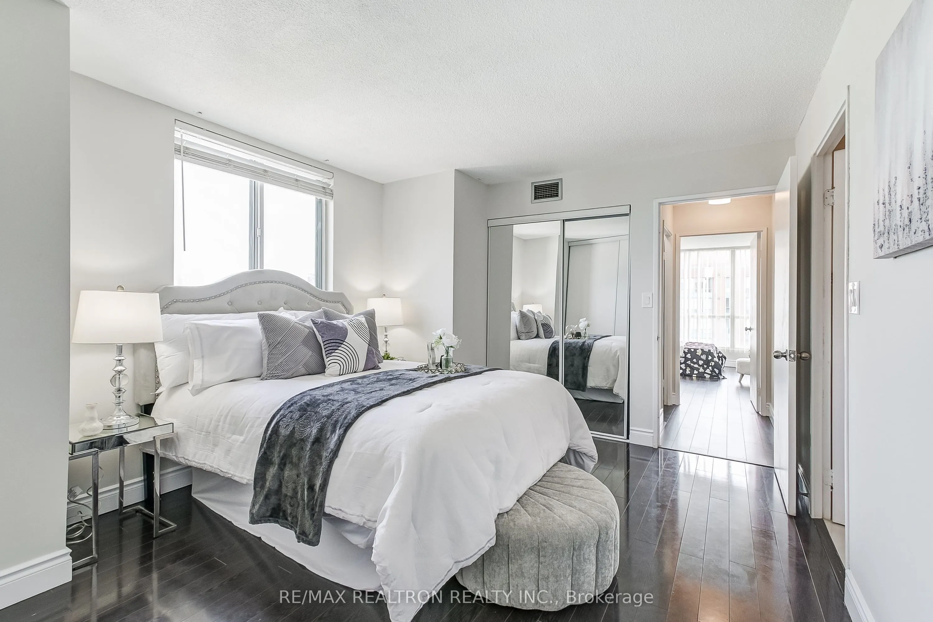 145 Hillcrest Avenue, #2211