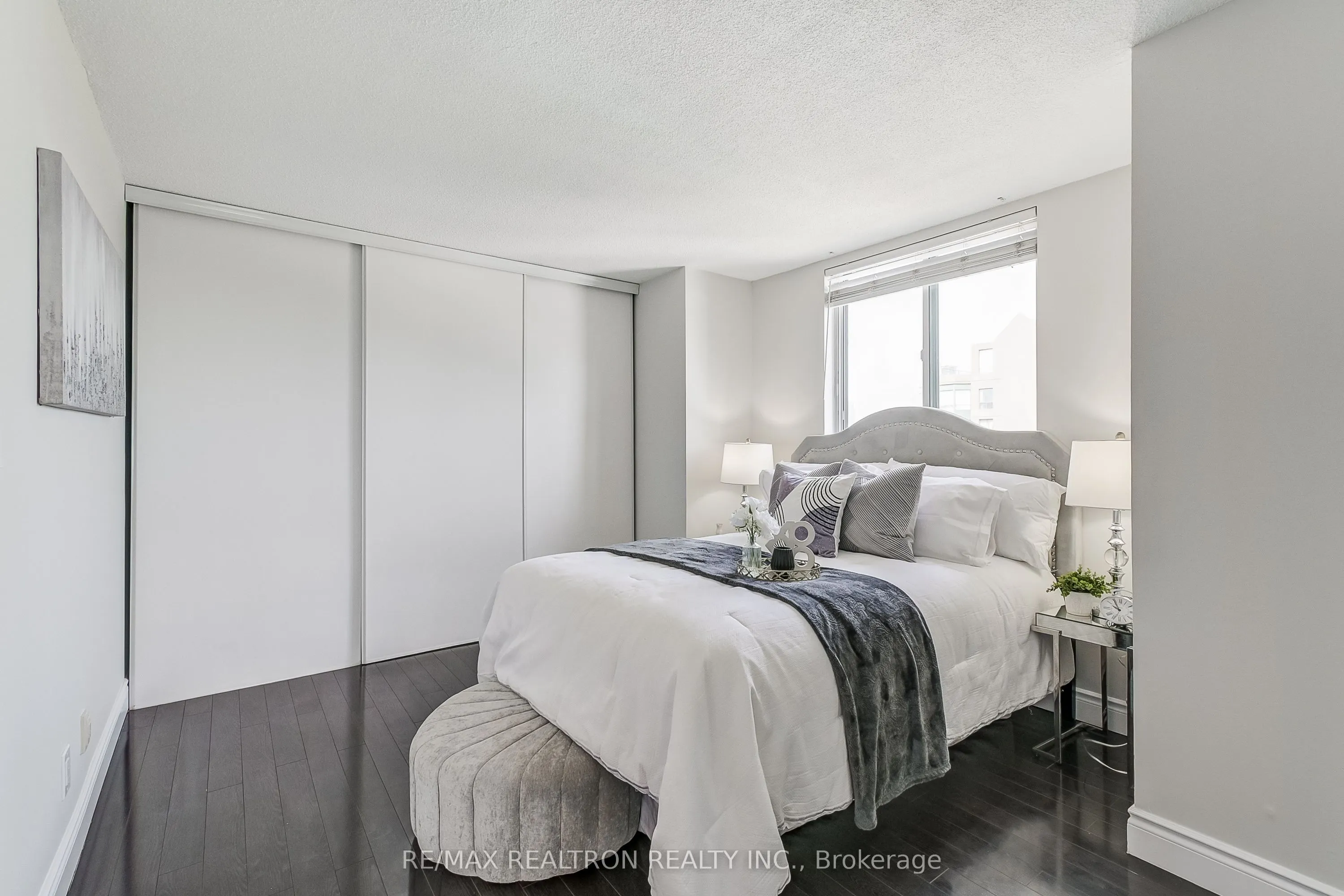 145 Hillcrest Avenue, #2211
