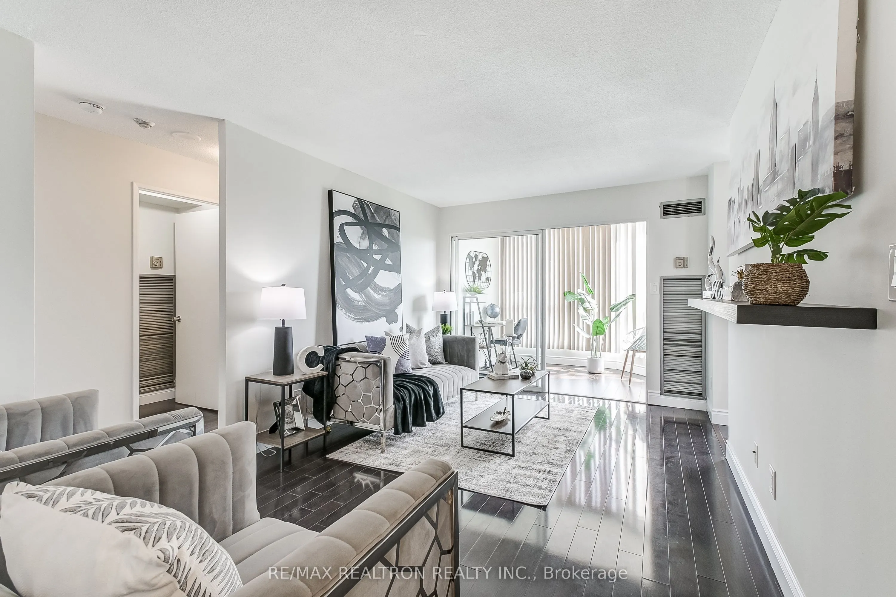 145 Hillcrest Avenue, #2211