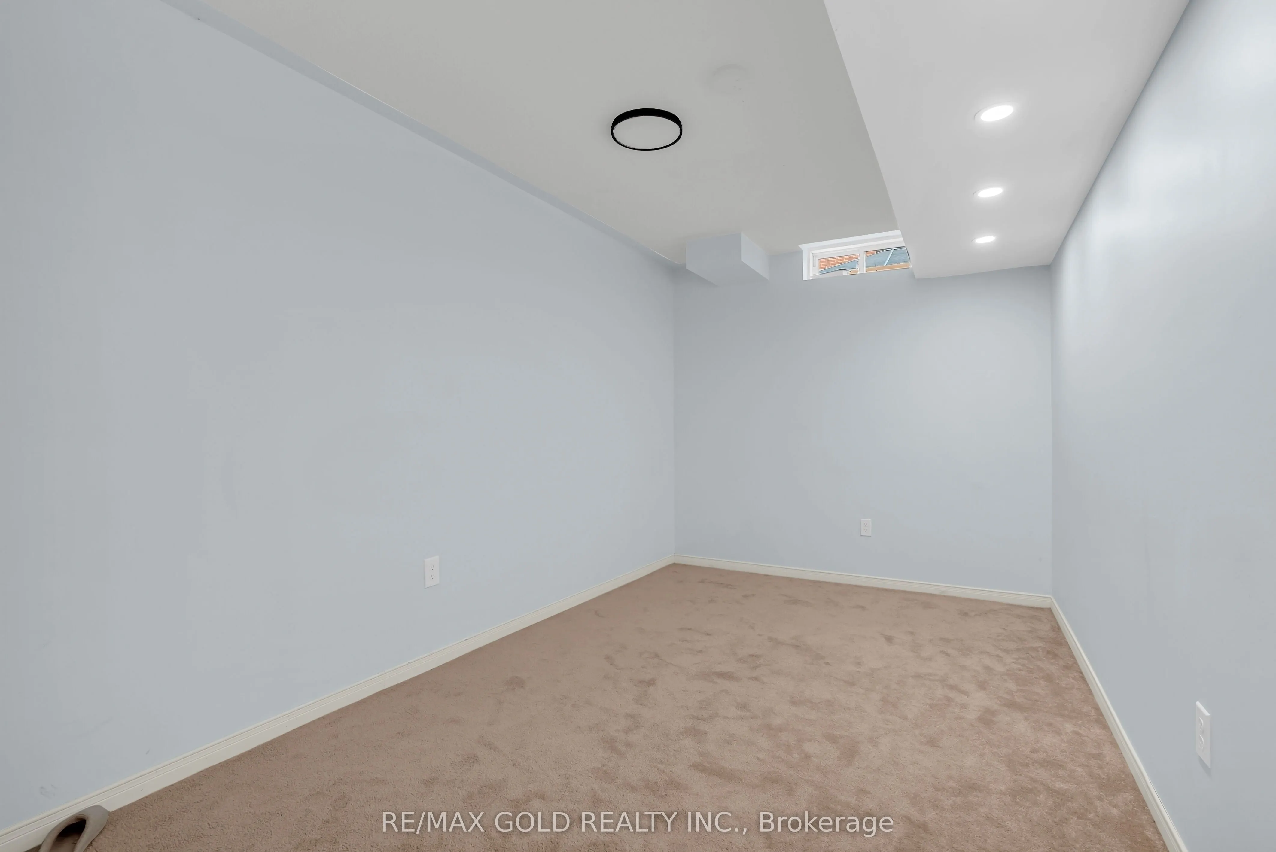 564 Bessborough Drive