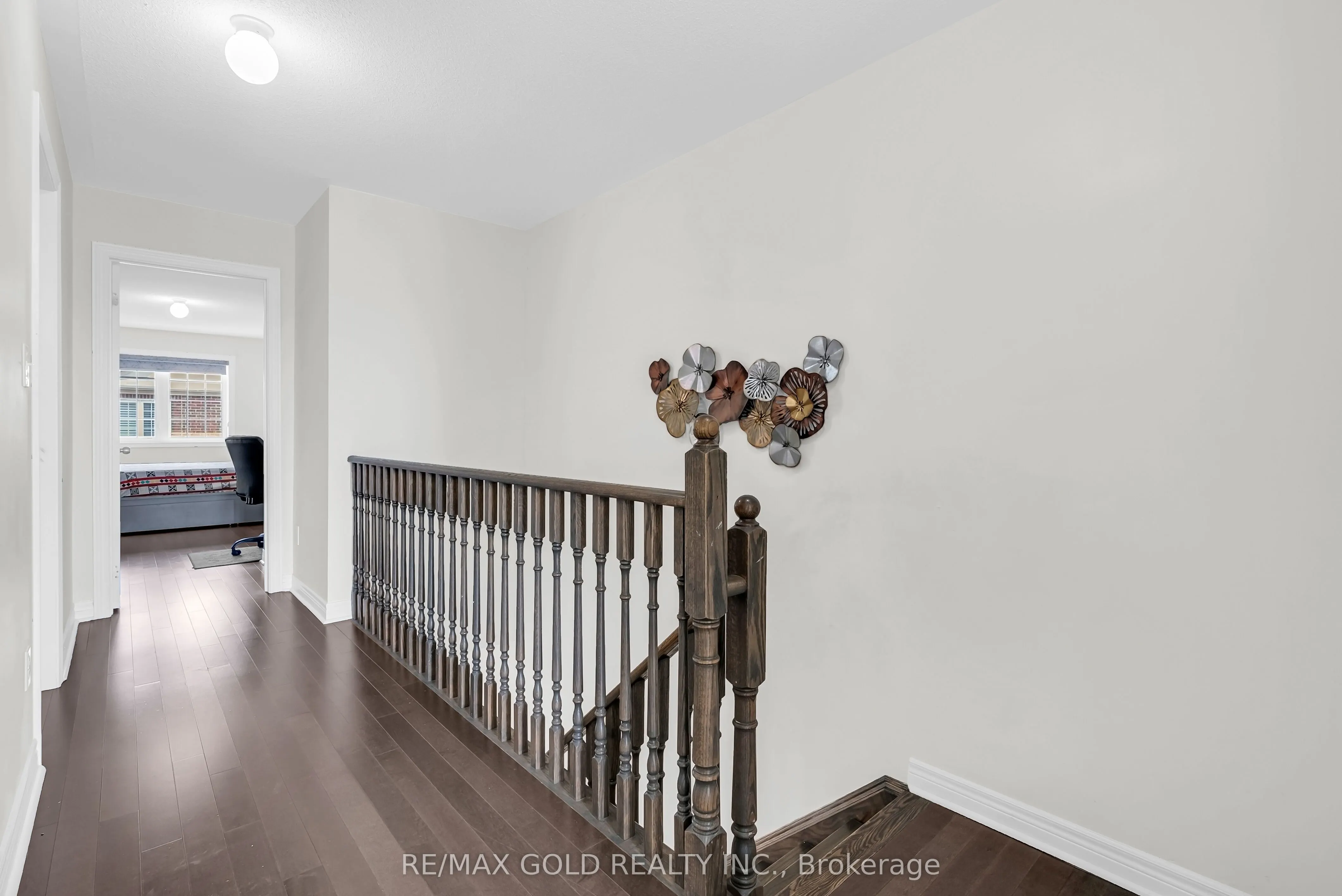 564 Bessborough Drive