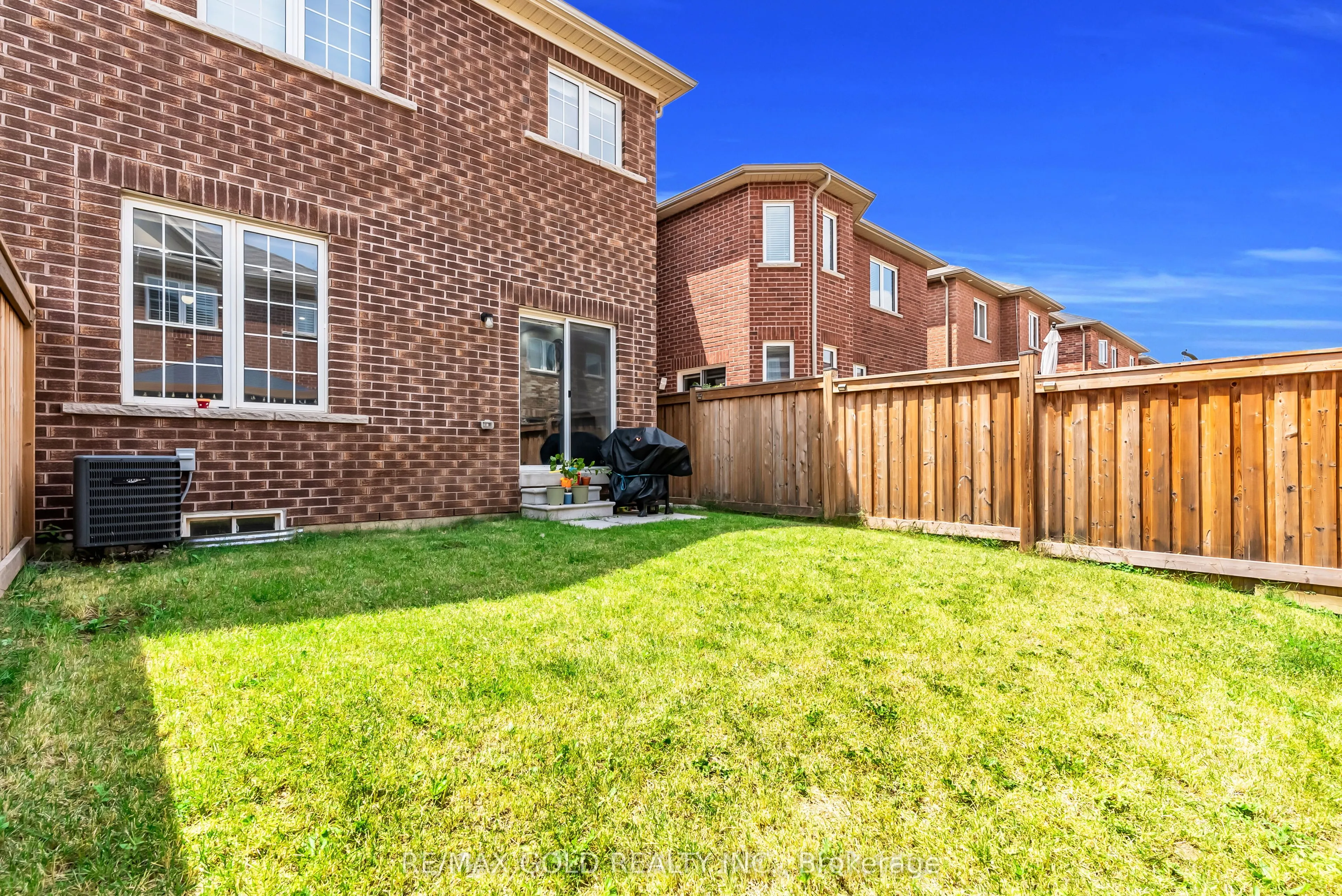 564 Bessborough Drive