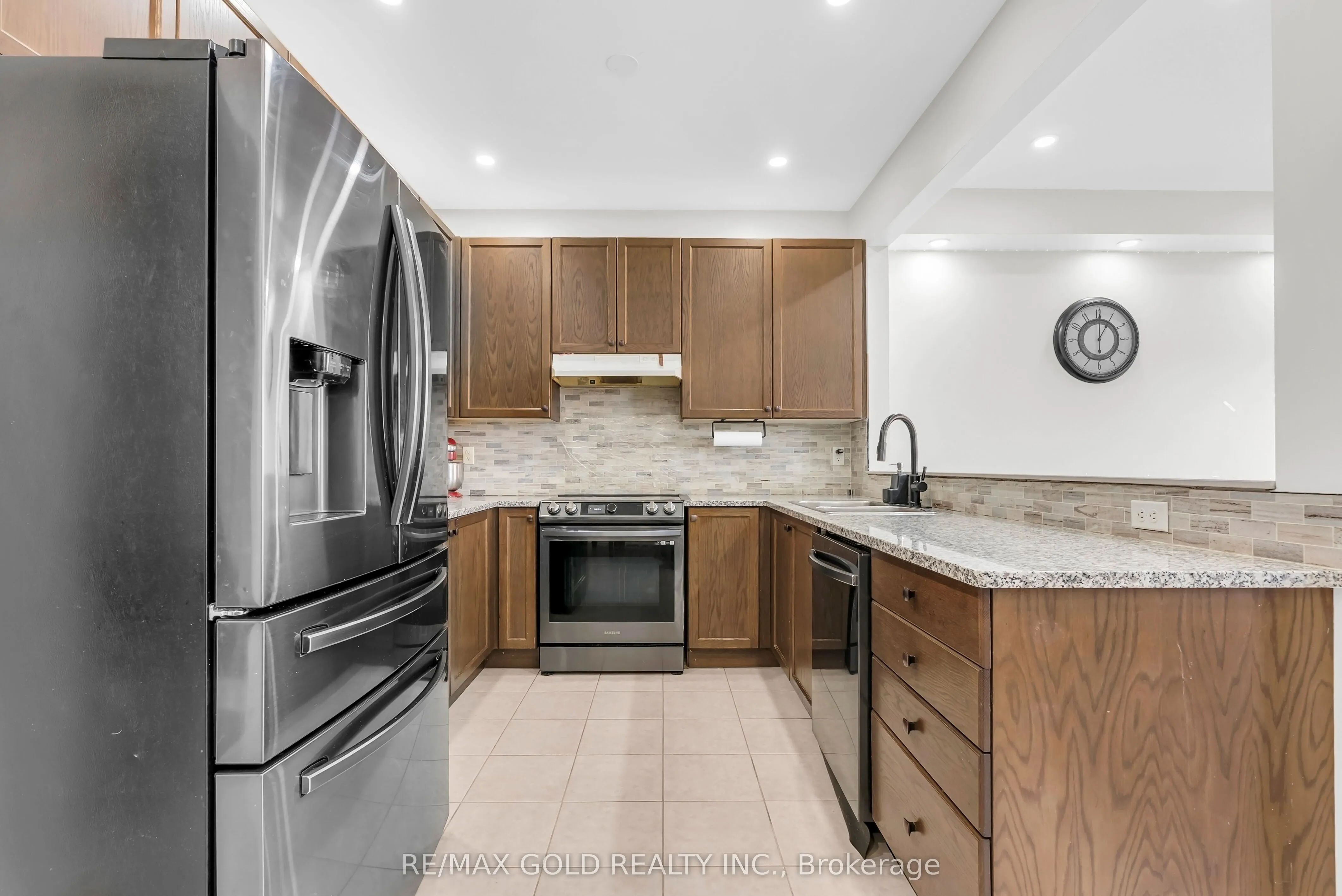 564 Bessborough Drive