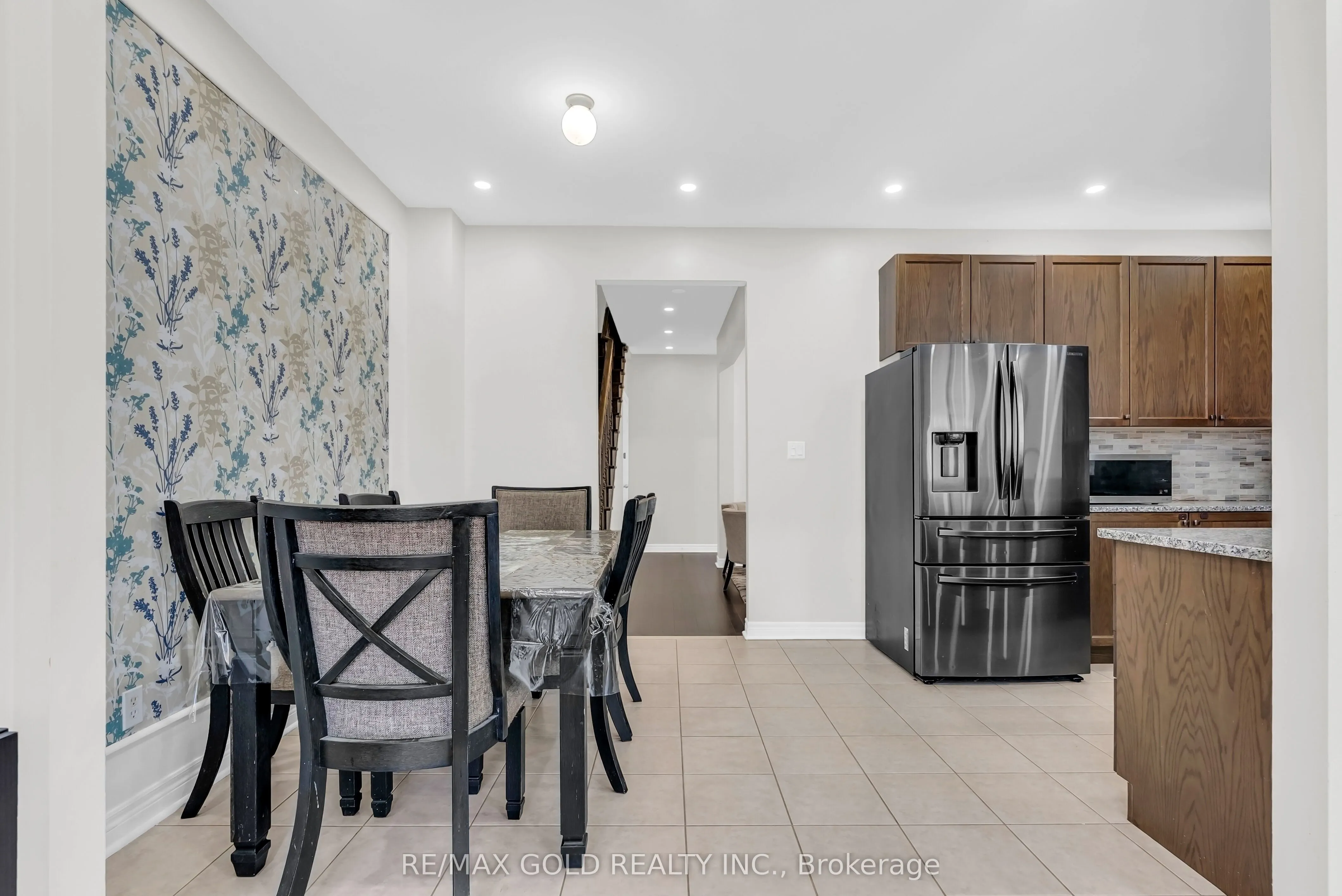 564 Bessborough Drive